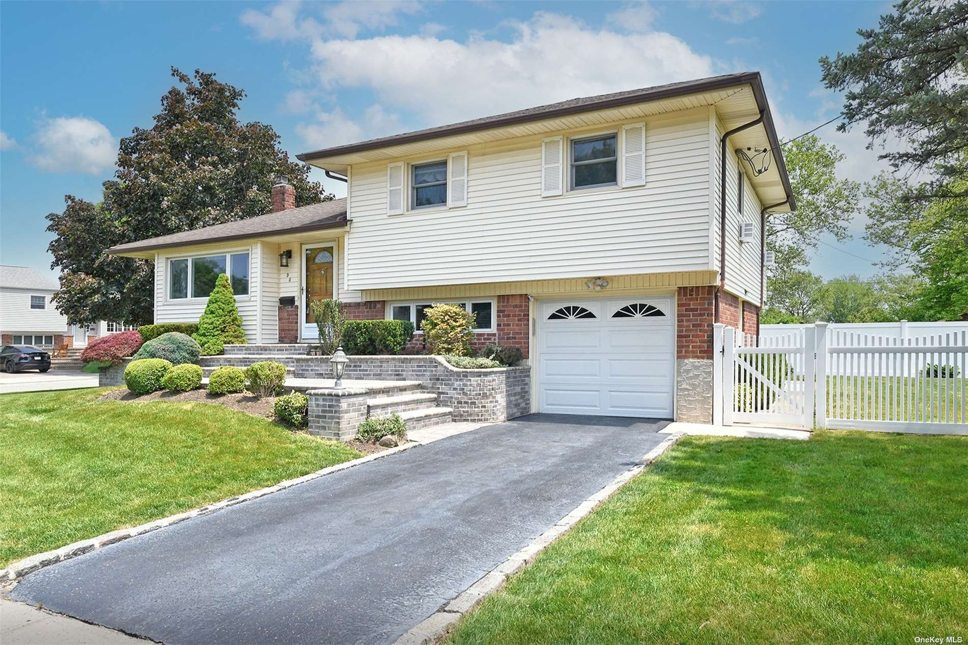 #1 photo, 30 Meryll Place, 长岛 Plainview , NY 11803