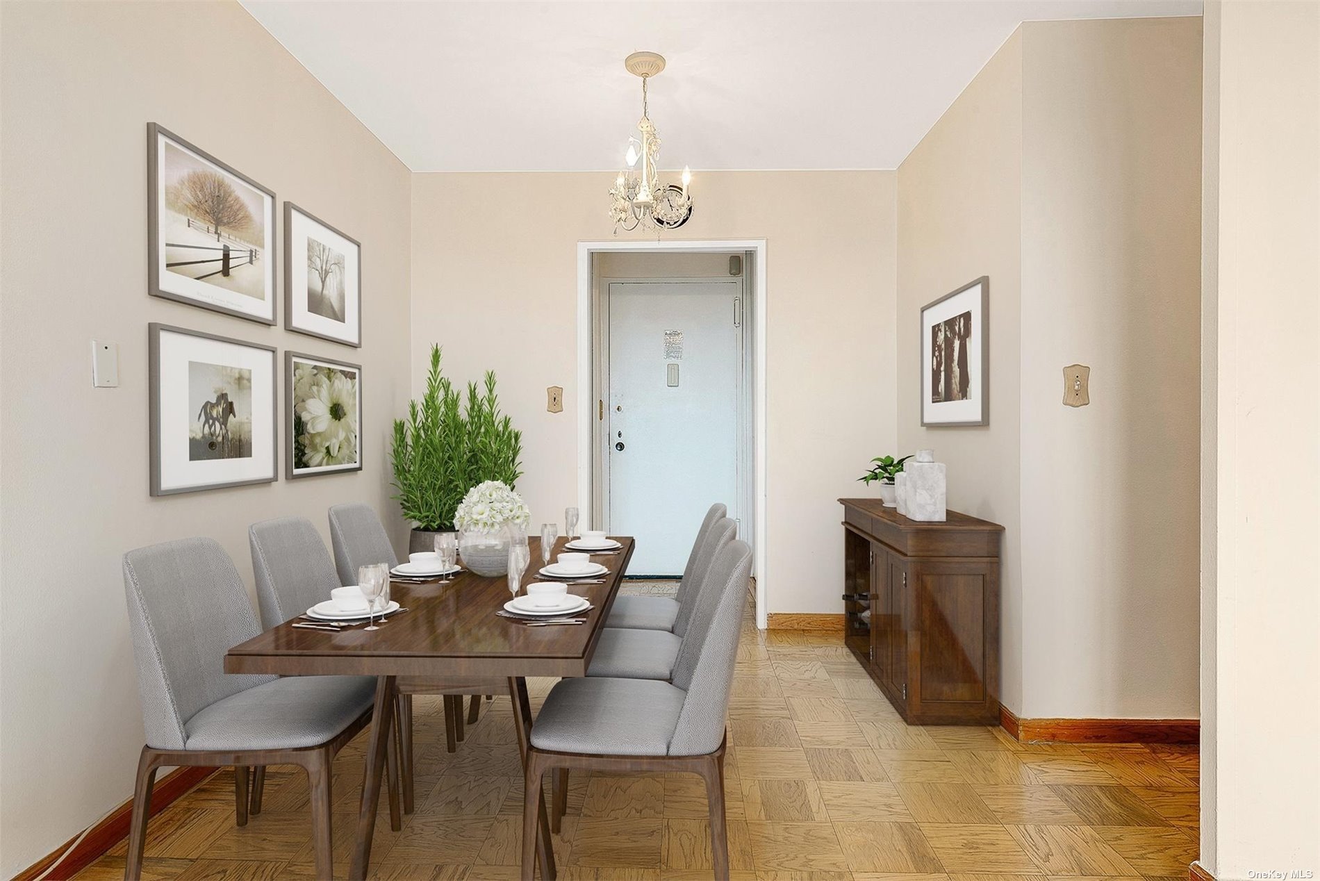 #1 photo, 70-25 Yellowstone Boulevard, 皇后区 森林小丘 Forest Hills , NY 11375