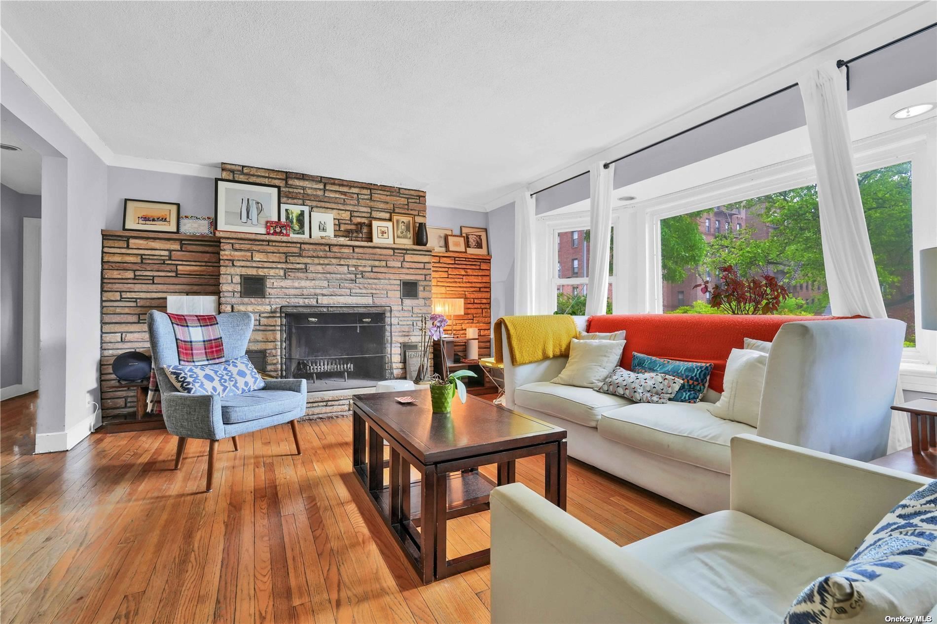 #1 photo, 166-61 Crocheron Avenue, 法拉盛 Flushing , NY 11358