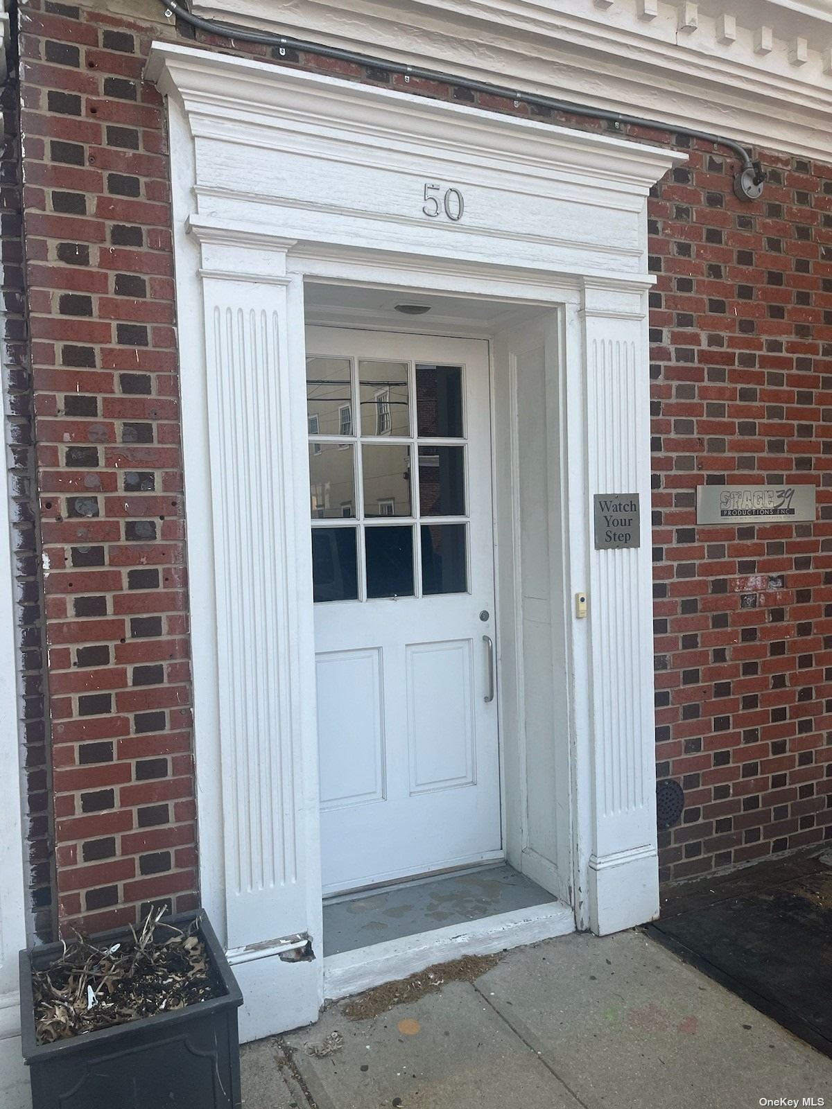 #1 photo, 50 Audrey Avenue, 长岛 Oyster Bay , NY 11771