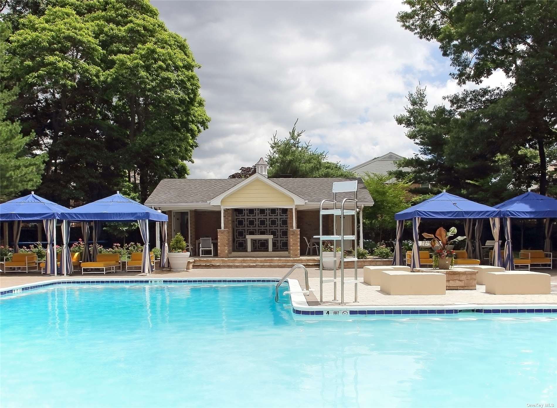 #1 photo, 23 Weaver Drive, 长岛 Massapequa , NY 11758