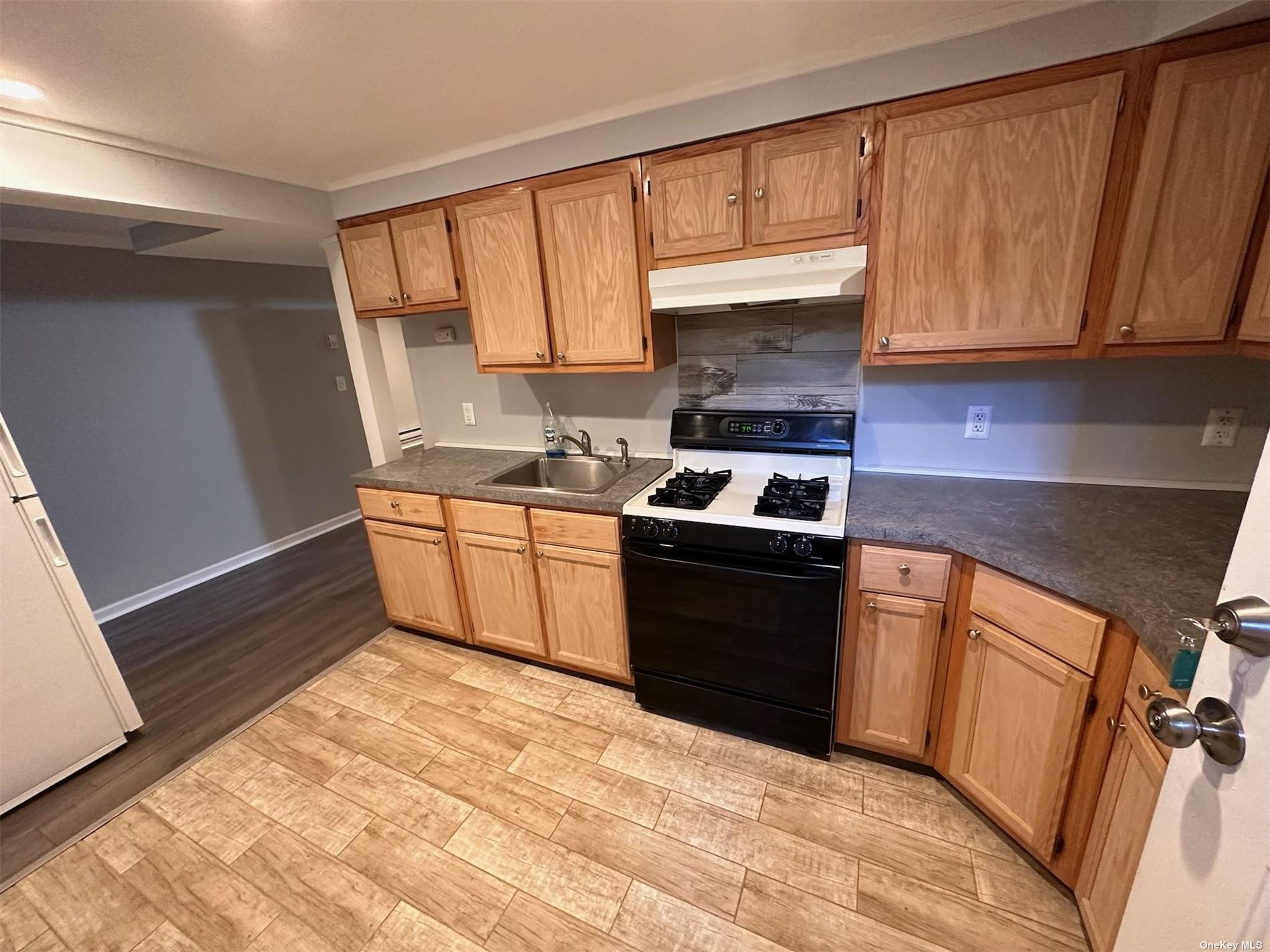 #1 photo, 150 River Road, 东长岛 Shirley , NY 11967