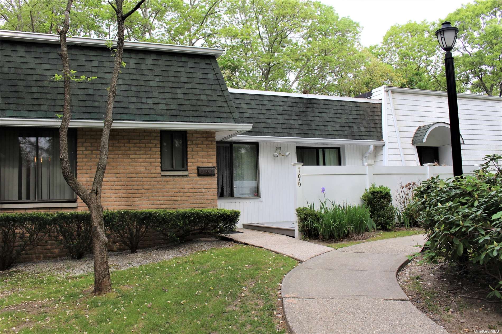 #1 photo, 796 Blue Ridge Drive, מחוז סאפוק Medford , NY 11763