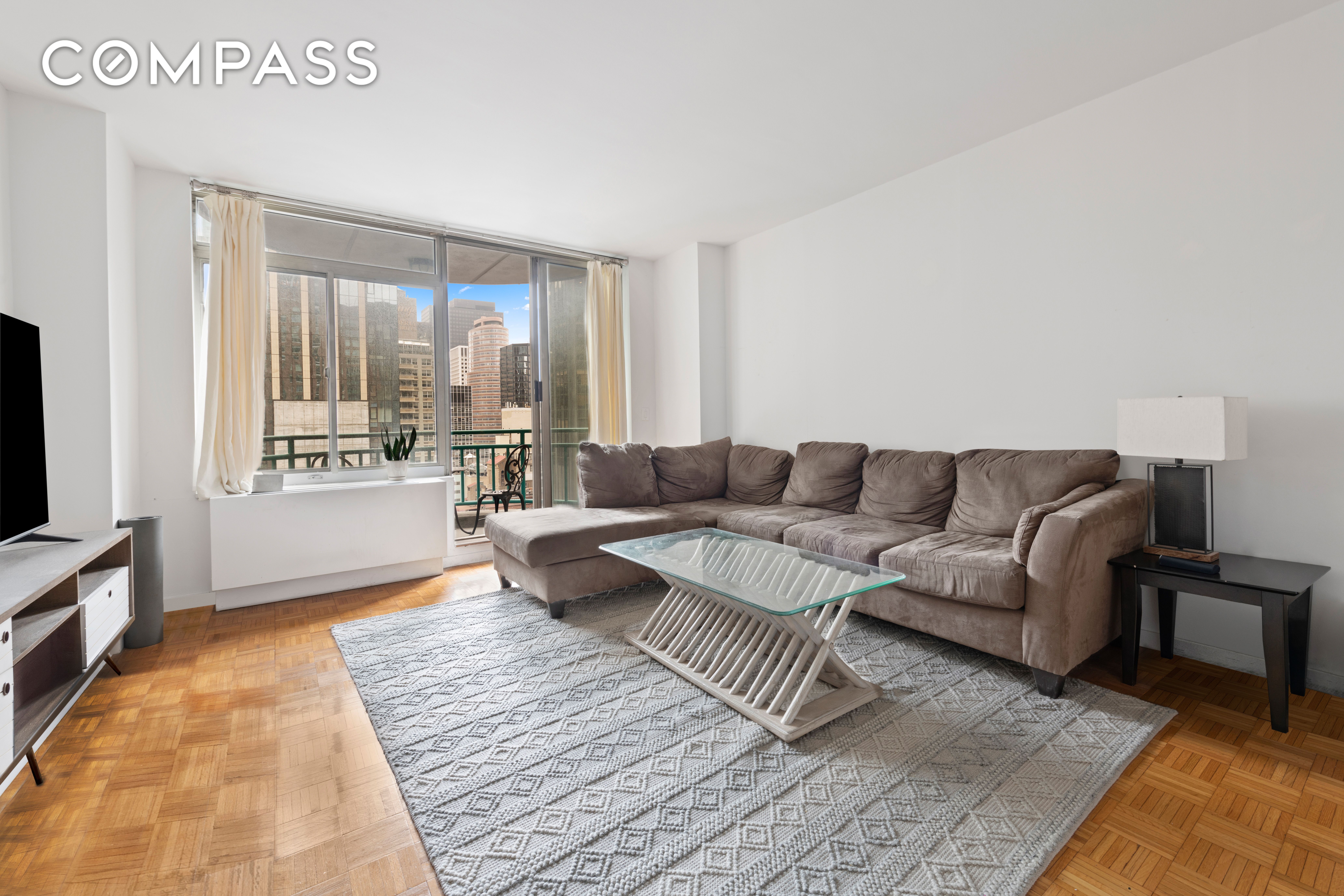 #1 photo, 145 East 48th Street, 曼哈顿 中城东区 Turtle Bay , NY 10017