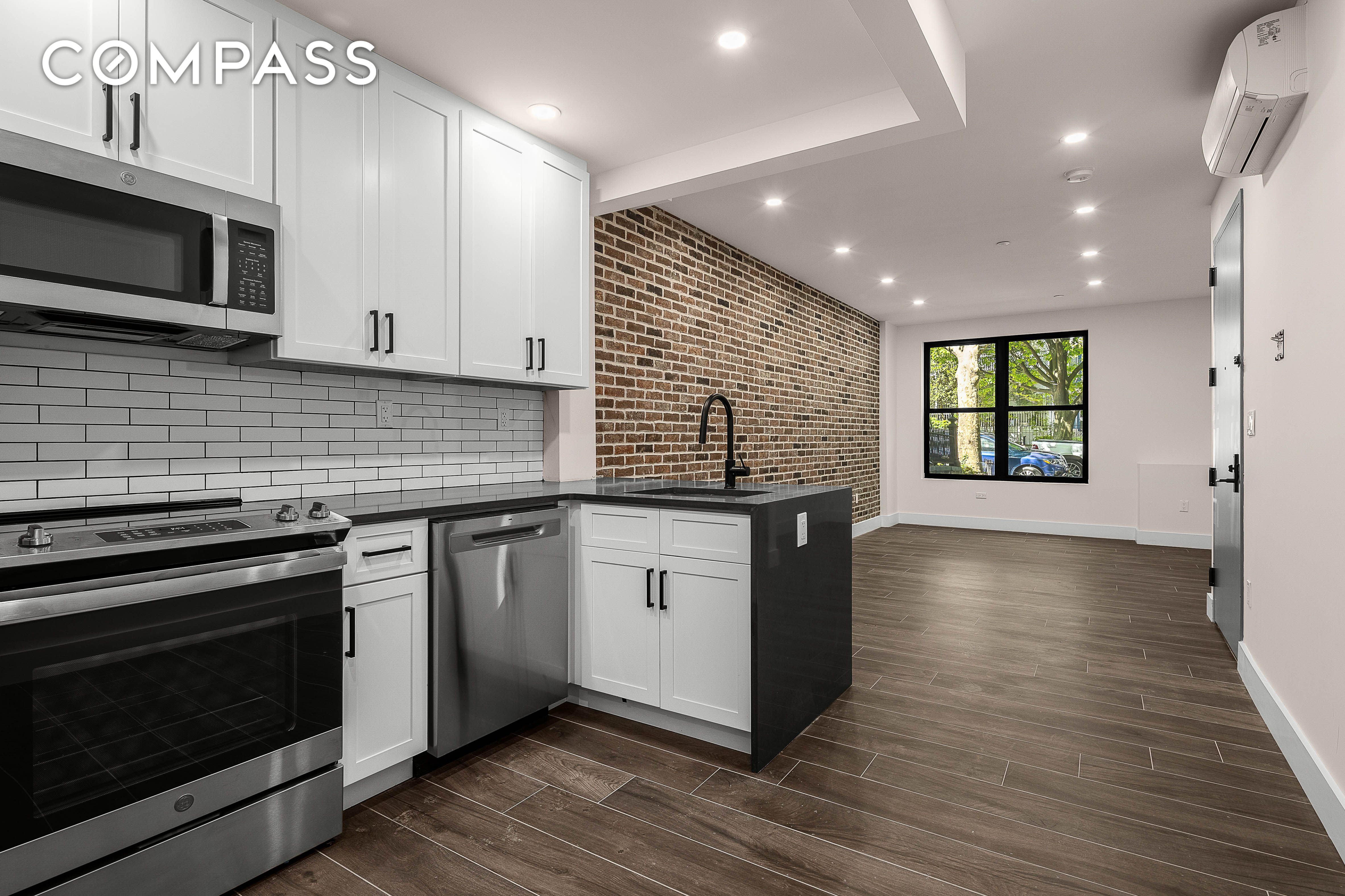 #1 photo, 111 Clinton Avenue TH, 布鲁克林 克林頓丘 Clinton Hill , NY 11205