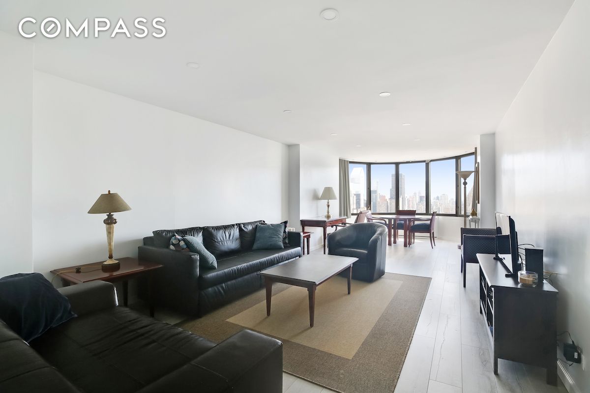 #1 photo, 330 E 38th Street, 曼哈顿 中城东美利山 Murray Hill , NY 10016