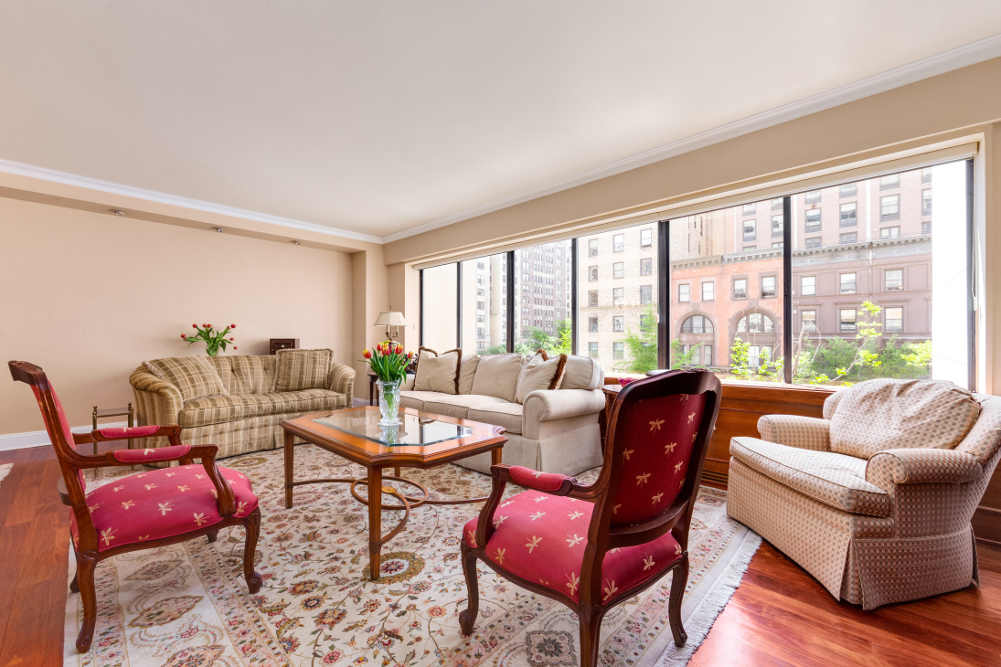 #1 photo, 900 Park Avenue, Upper East Side , NY 10075
