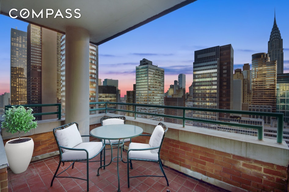 #1 photo, 145 East 48th Street, ম্যানহাটন Turtle Bay , NY 10017