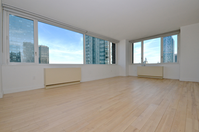 #1 photo, 322 West 57th Street, 曼哈顿 Clinton , NY 10019