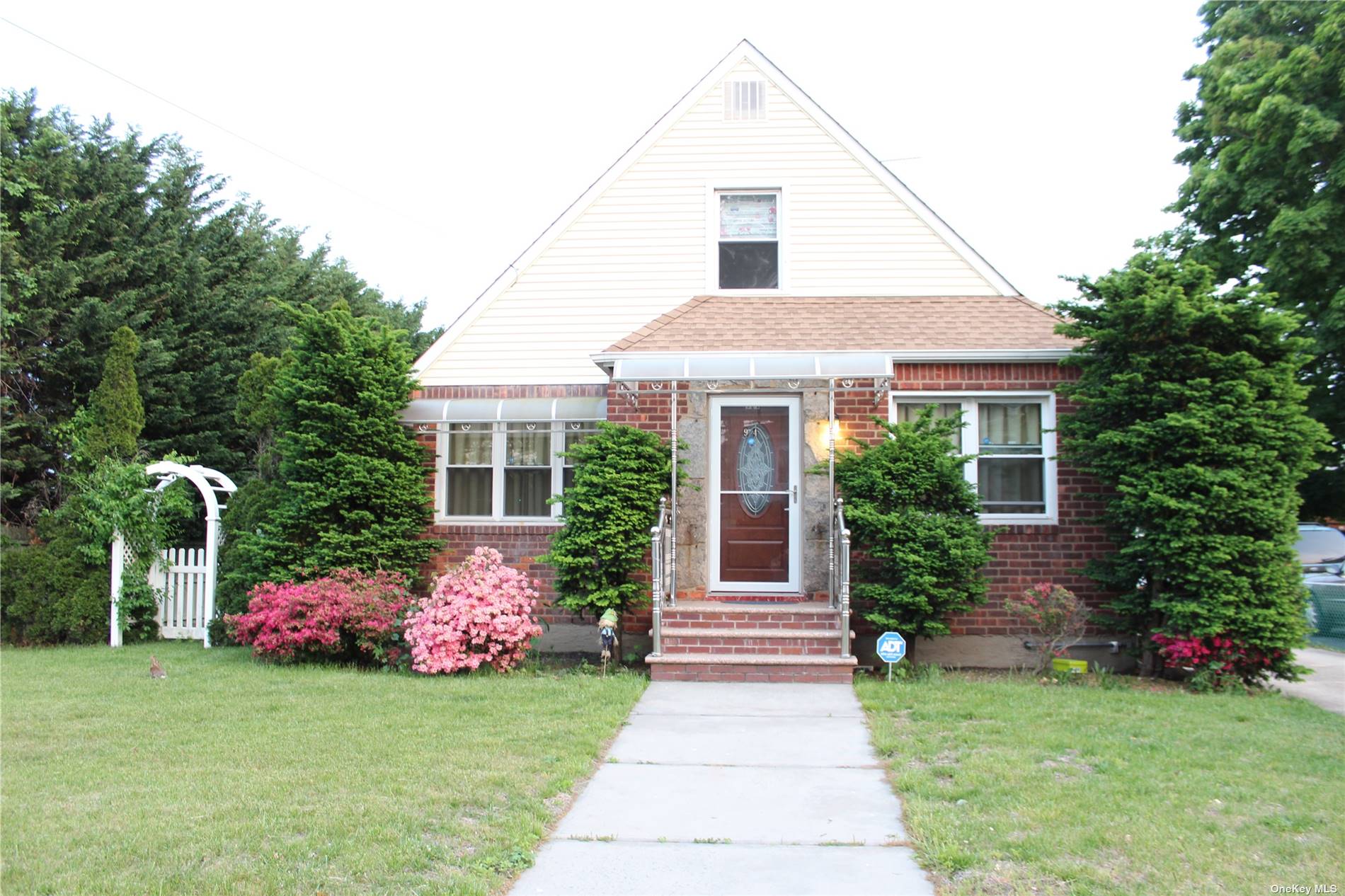 #1 photo, 94 Fulton Avenue, 长岛 New Hyde Park , NY 11040