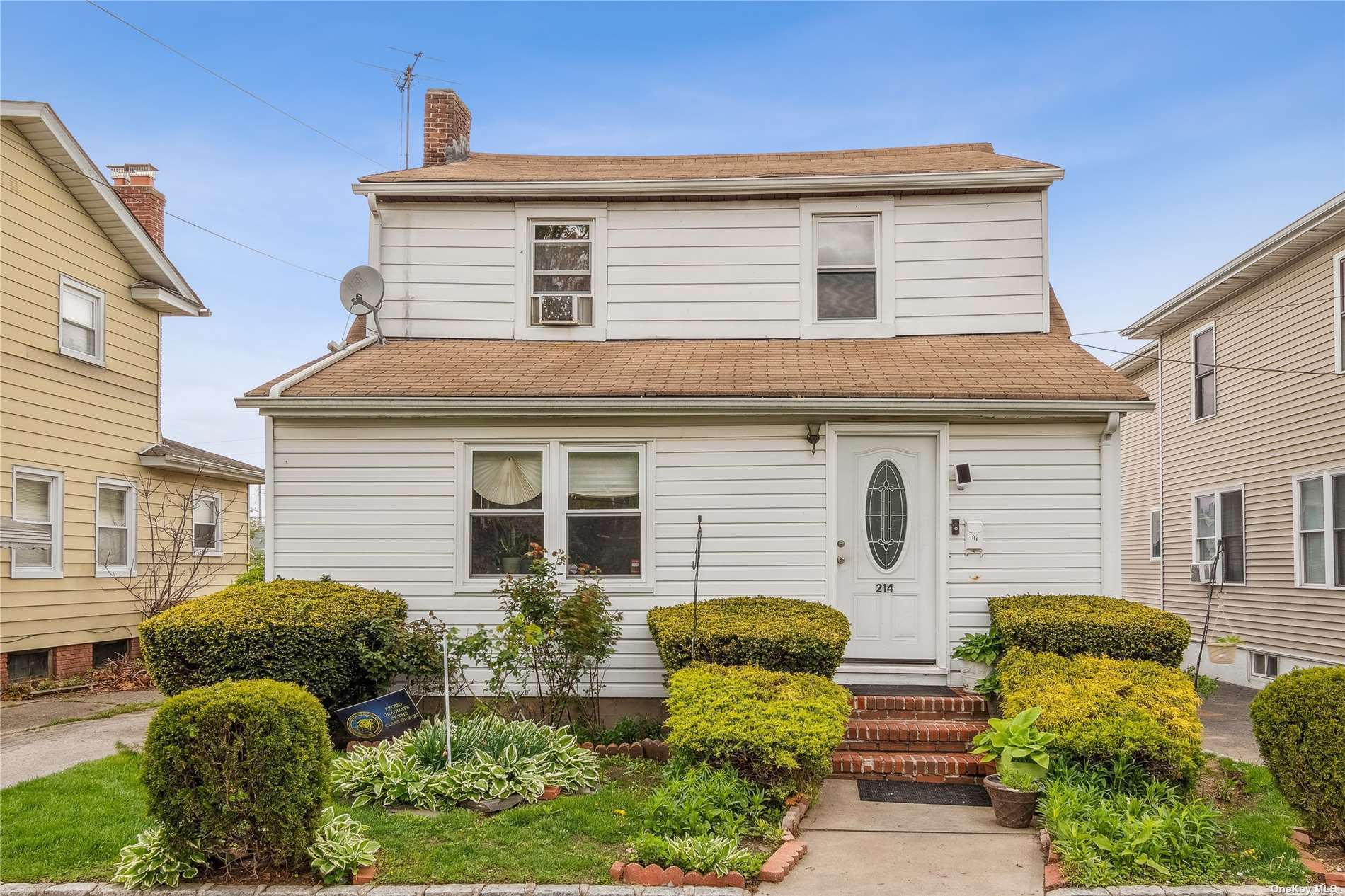 #1 photo, 214 Pearsall Place, 长岛 Inwood , NY 11096