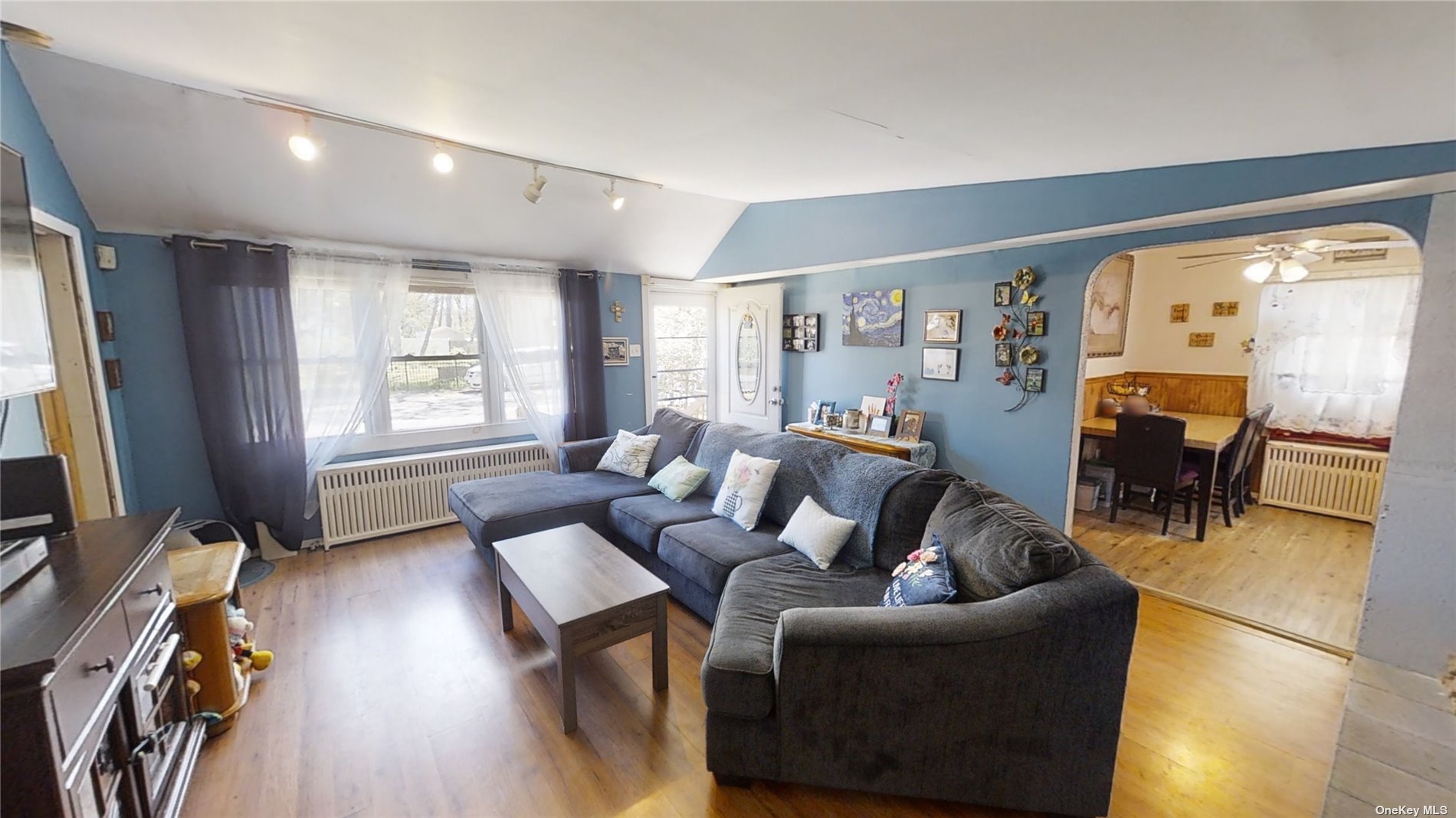 #1 photo, 198 Longfellow Drive, 东长岛 Mastic Beach , NY 11951