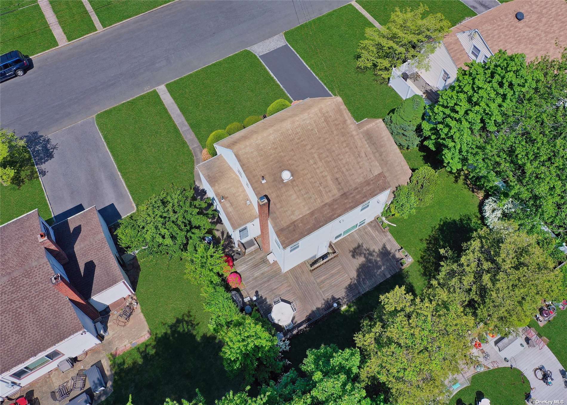 #1 photo, 523 French Avenue, North Babylon , NY 11703