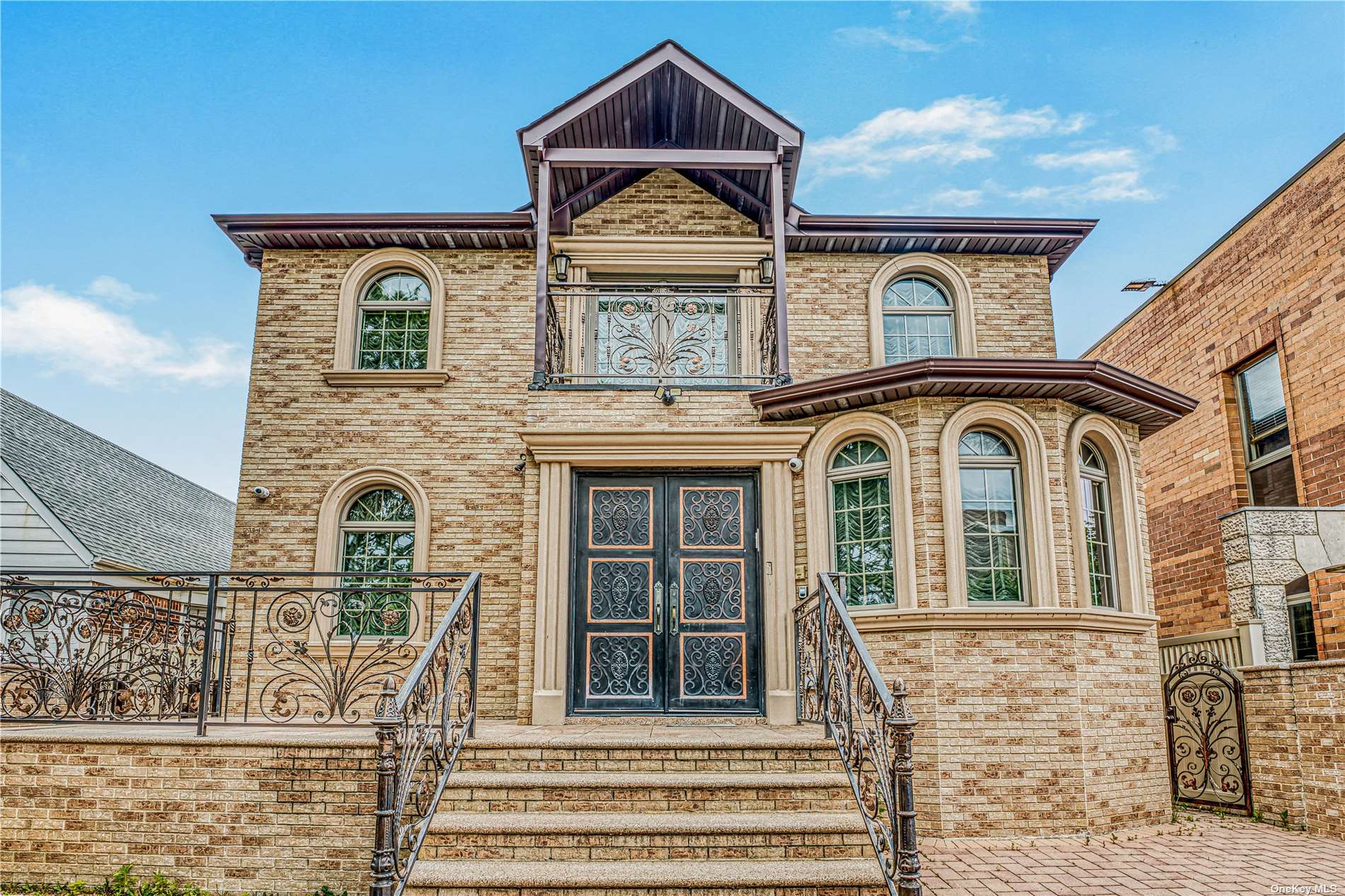 #1 photo, 147-15 73 Ave, 皇后区 秋园 Kew Garden Hills , NY 11367