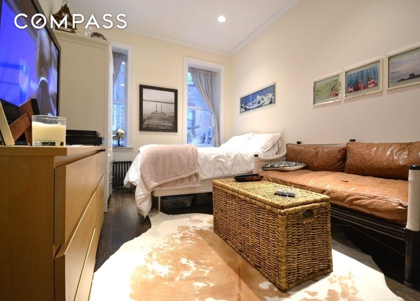 #1 photo, 237 E 10th Street, 曼哈顿 格林威治村 E. Greenwich Village , NY 10003