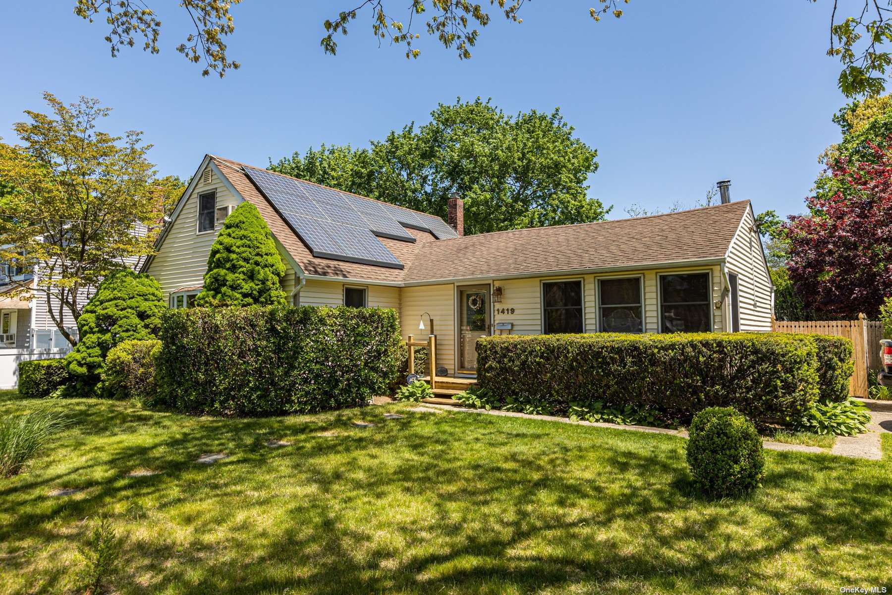 #1 photo, 1419 Pine Acres Boulevard, 东长岛 海湾 Bay Shore , NY 11706