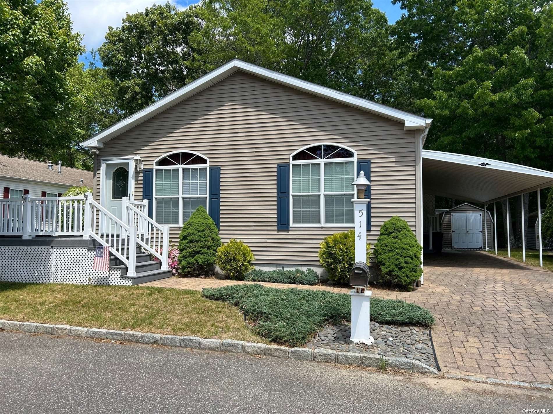 #1 photo, 1661-514 Old Country Road, Riverhead , NY 11901