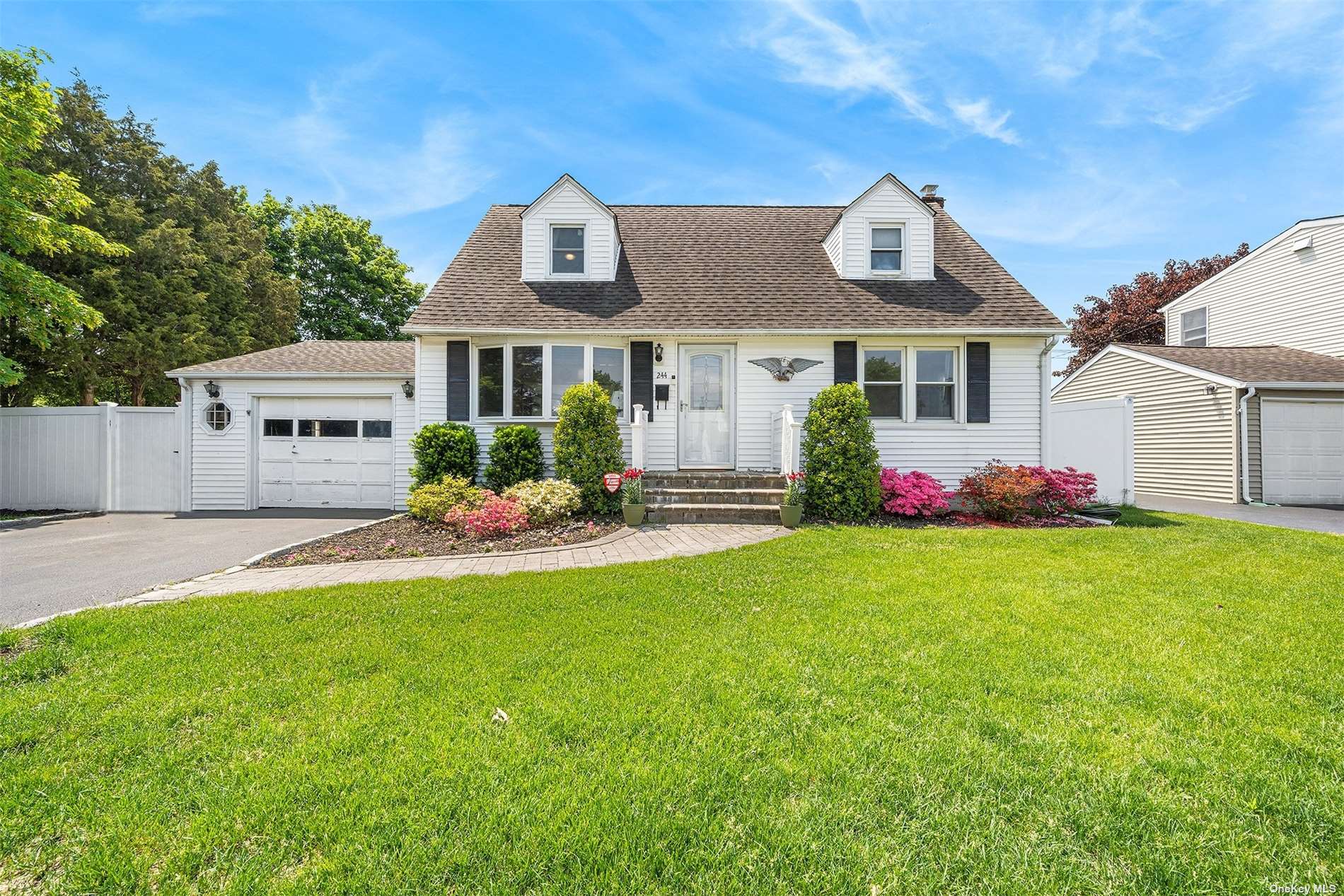 #1 photo, 244 Lee Avenue, 长岛 Hicksville , NY 11801