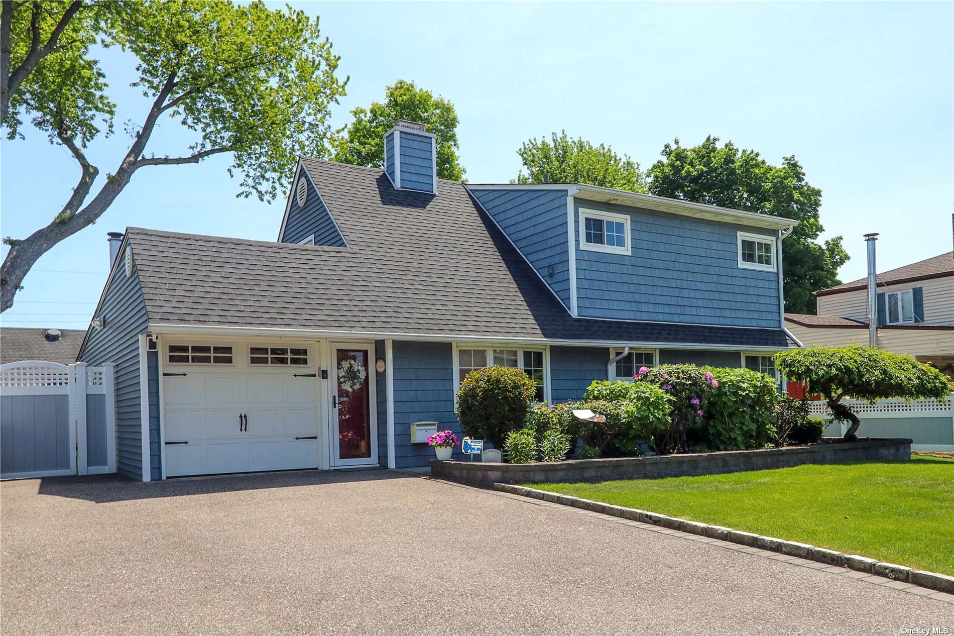 #1 photo, 00 Martin Lane, Westbury , NY 11590