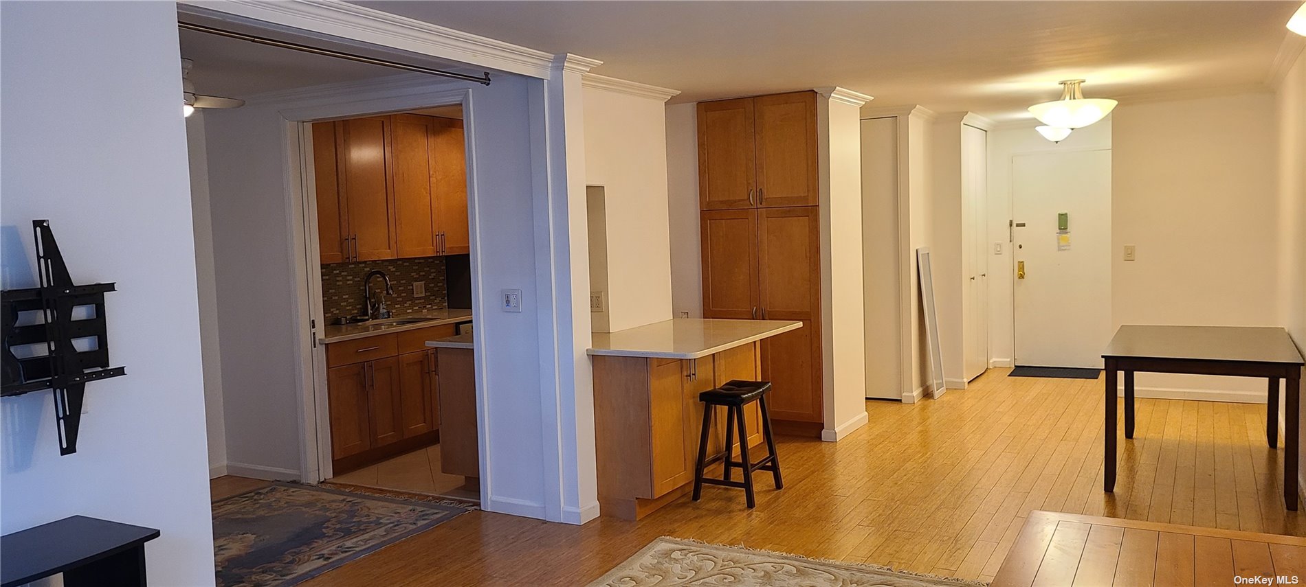 #1 photo, 70-25 Yellowstone Boulevard, 皇后区 森林小丘 Forest Hills , NY 11375