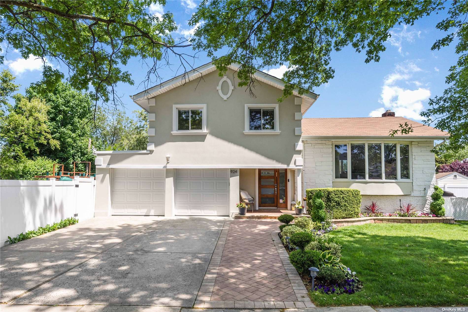 #1 photo, 924 Park Lane, 长岛 North Woodmere , NY 11581