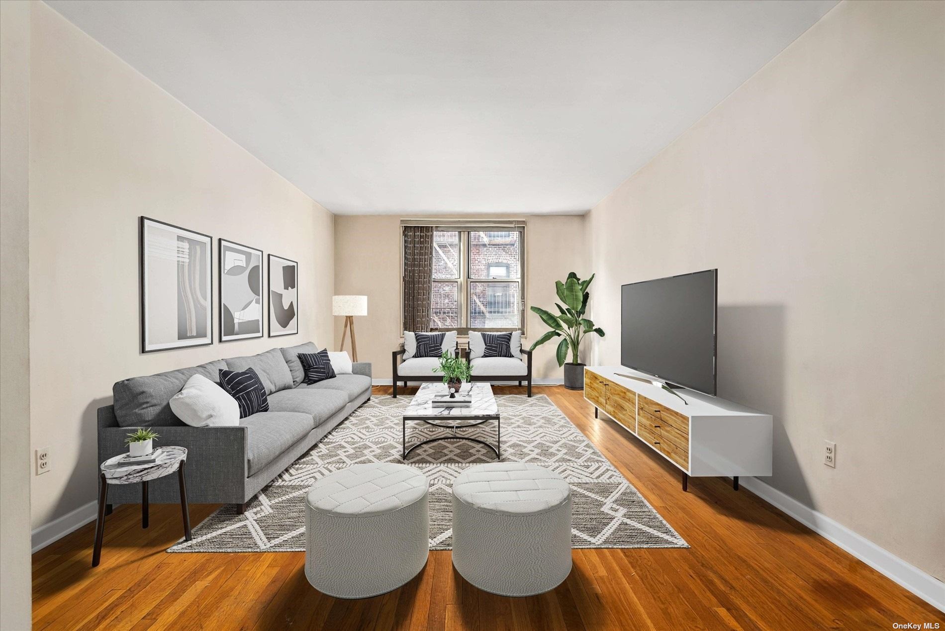 #1 photo, 39-76 57th Street, 皇后区 木边 Woodside , NY 11377