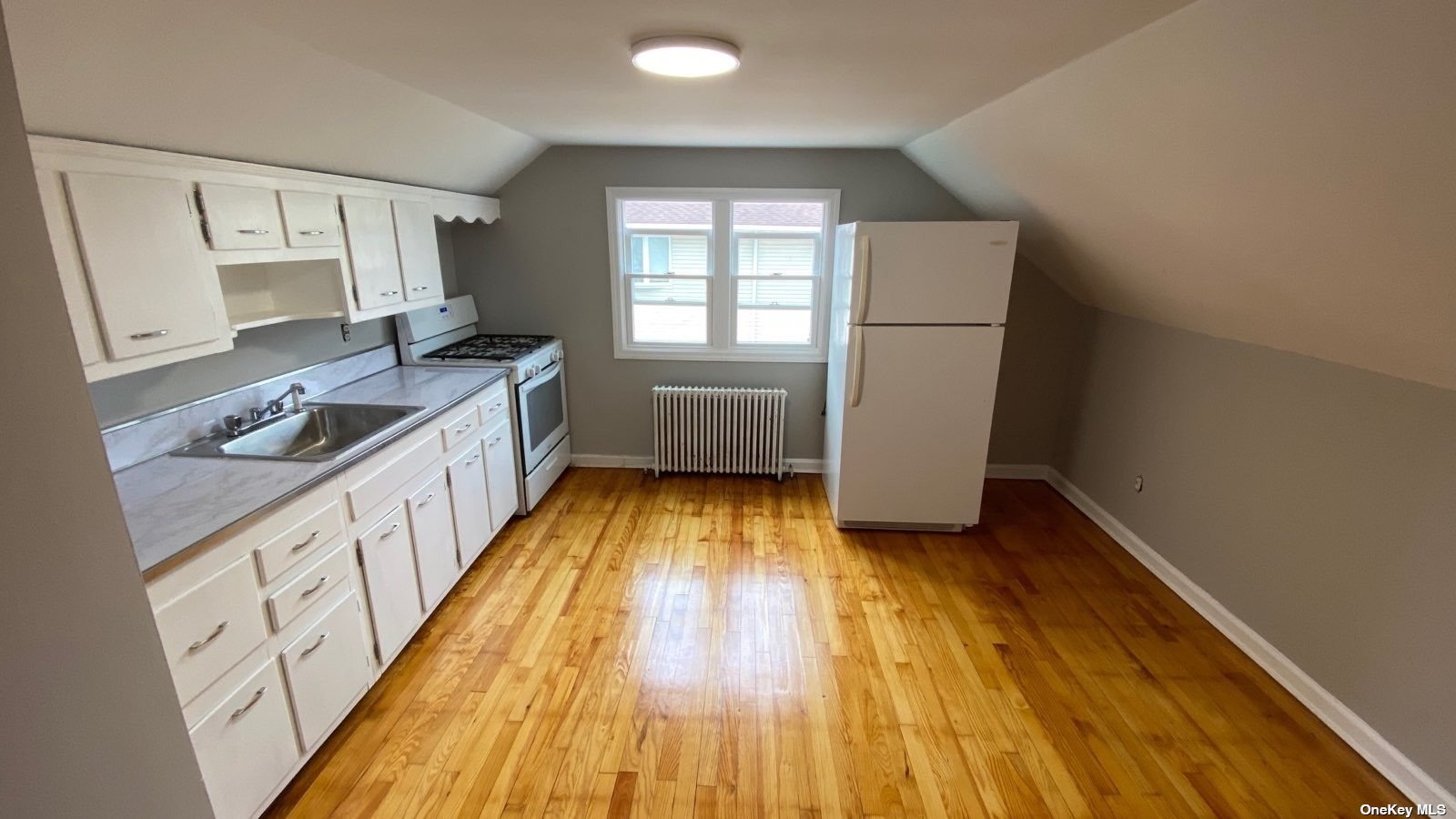 #1 photo, 1033 12th Street, 东长岛 West Babylon , NY 11704