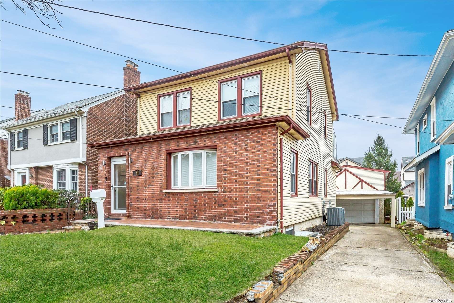 #1 photo, 81 Maple Avenue, 长岛 花卉园 Floral Park , NY 11001