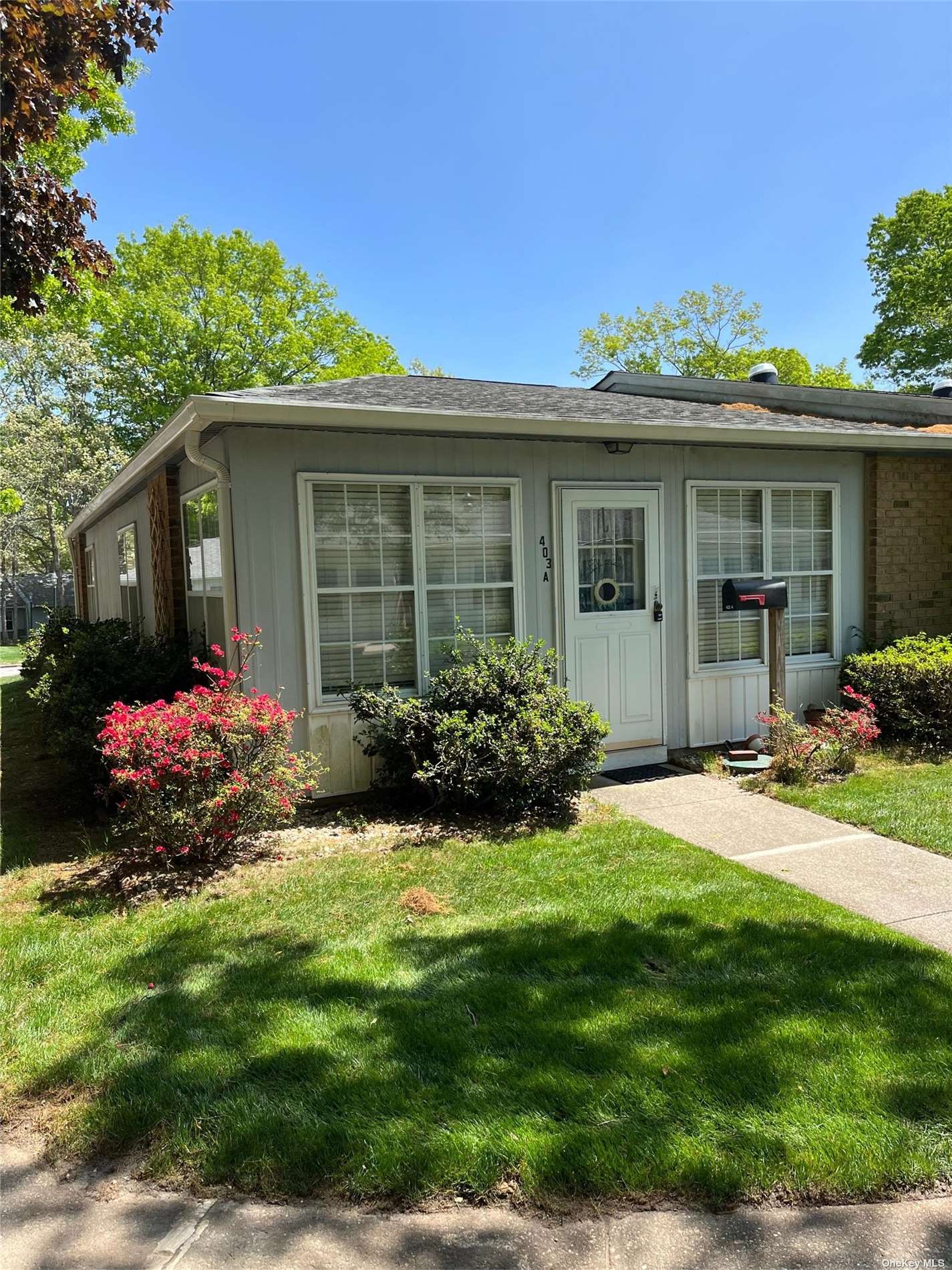 #1 photo, 403 Woodbridge Drive, 东长岛 Ridge , NY 11961