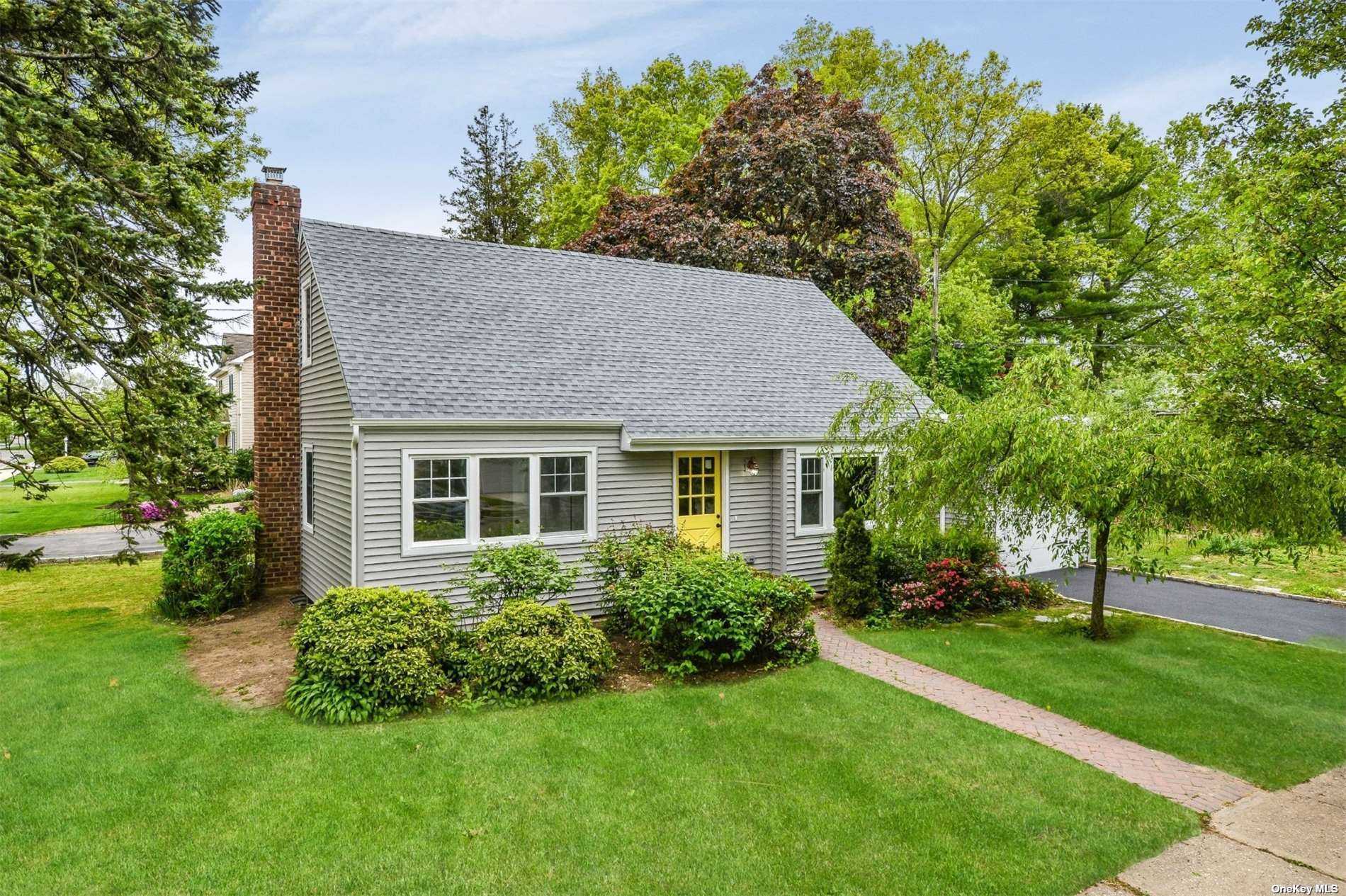 #1 photo, 27 Radcliff Boulevard, 长岛 Glen Head , NY 11545