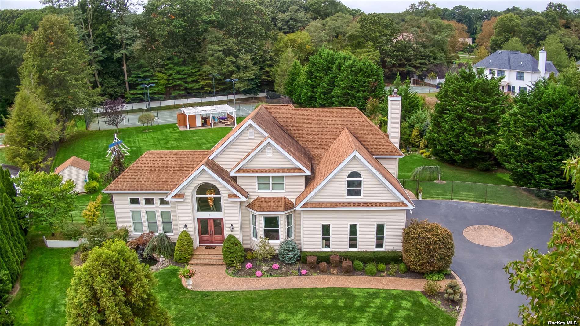 #1 photo, 5 Sweet Gum Court, 东长岛 Dix小山 Dix Hills , NY 11746