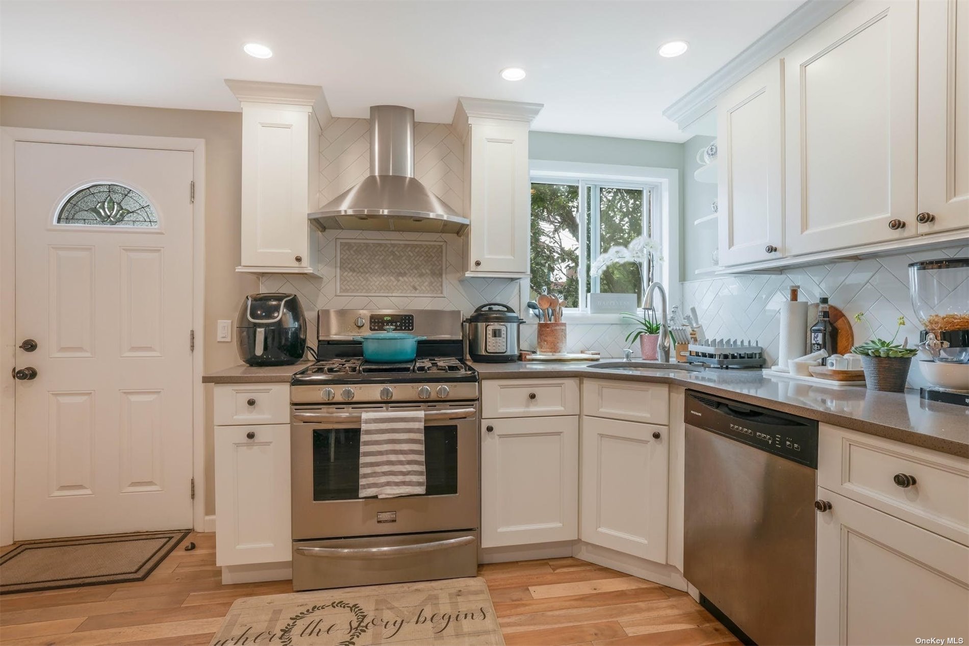 #1 photo, 87 N Ocean Avenue, 长岛 Freeport , NY 11520