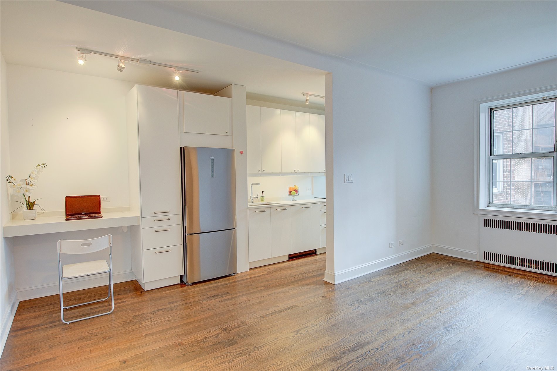 #1 photo, 77-12 35 Avenue, 皇后区 杰克逊高地 Jackson Heights , NY 11372