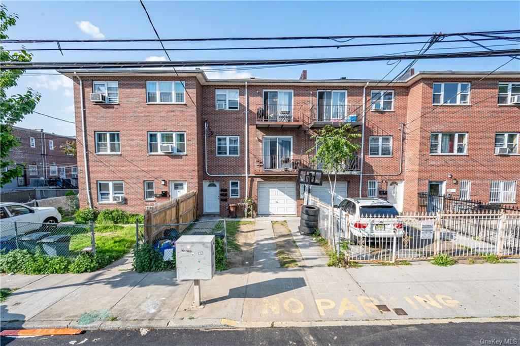 #1 photo, 813 E 225th Street, 布朗士 Bronx , NY 10466