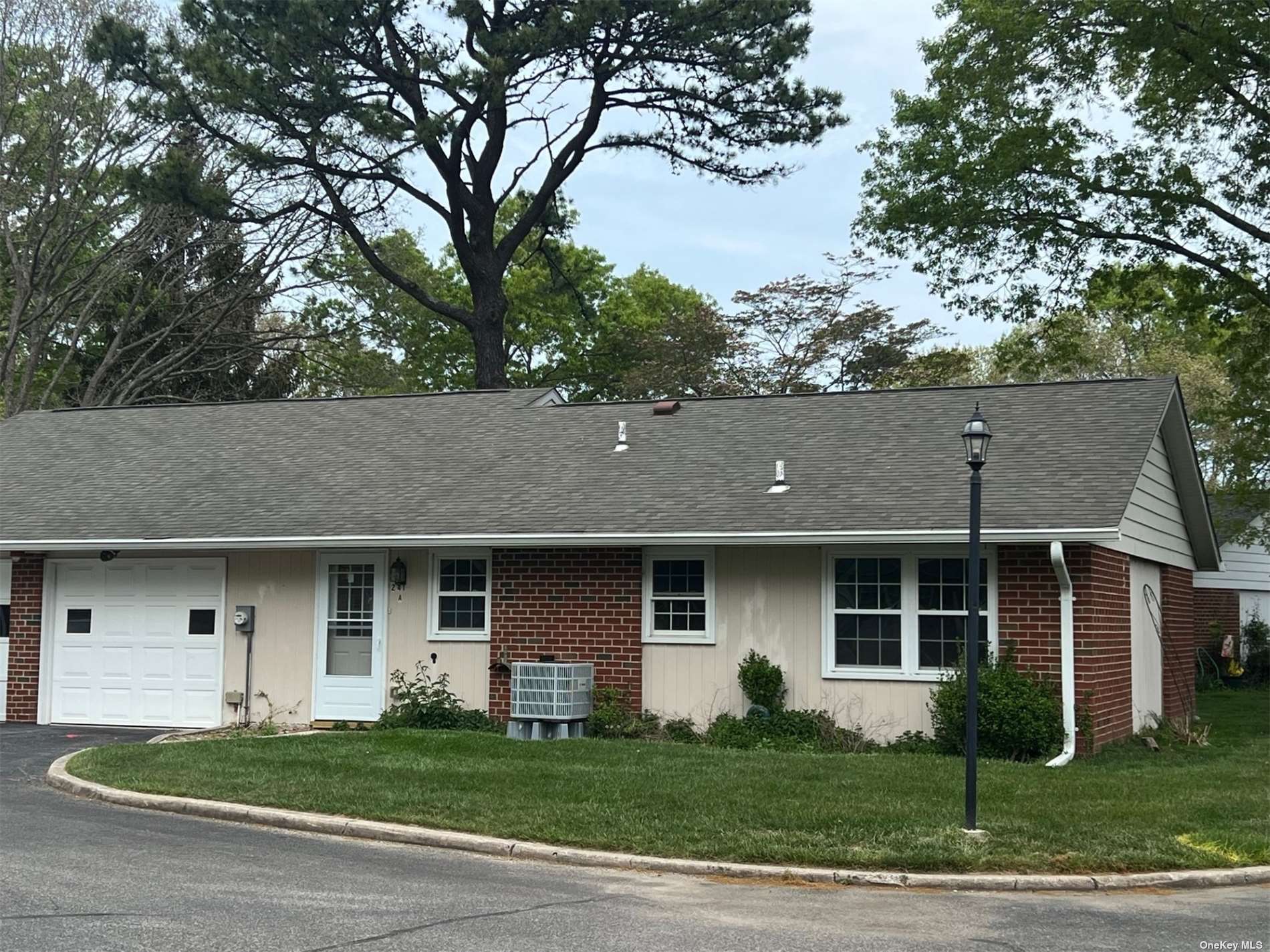 #1 photo, 241A Weymouth Court, 东长岛 Ridge , NY 11961