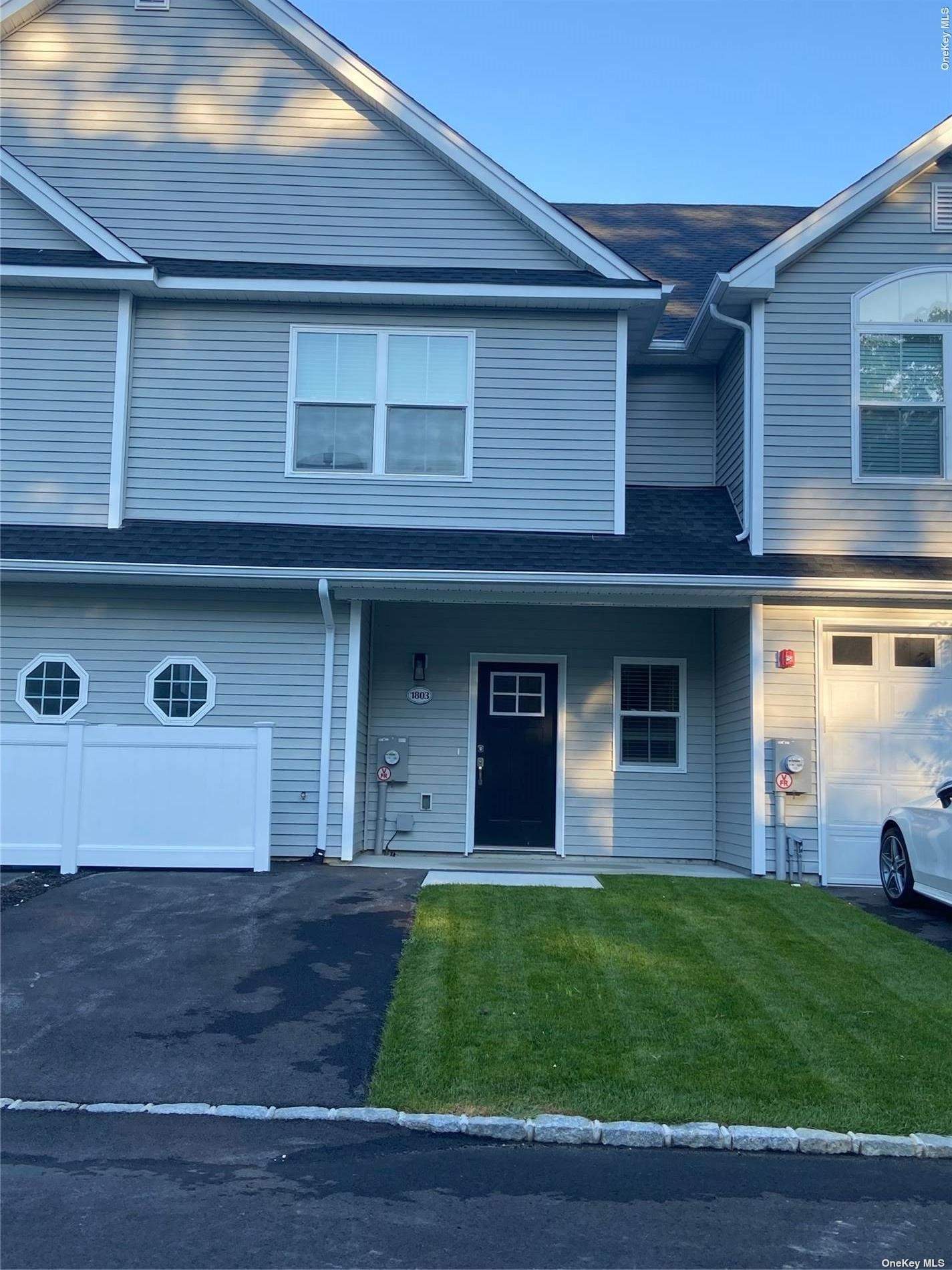 #1 photo, 703 Marco Drive, 东长岛 East Setauket , NY 11733