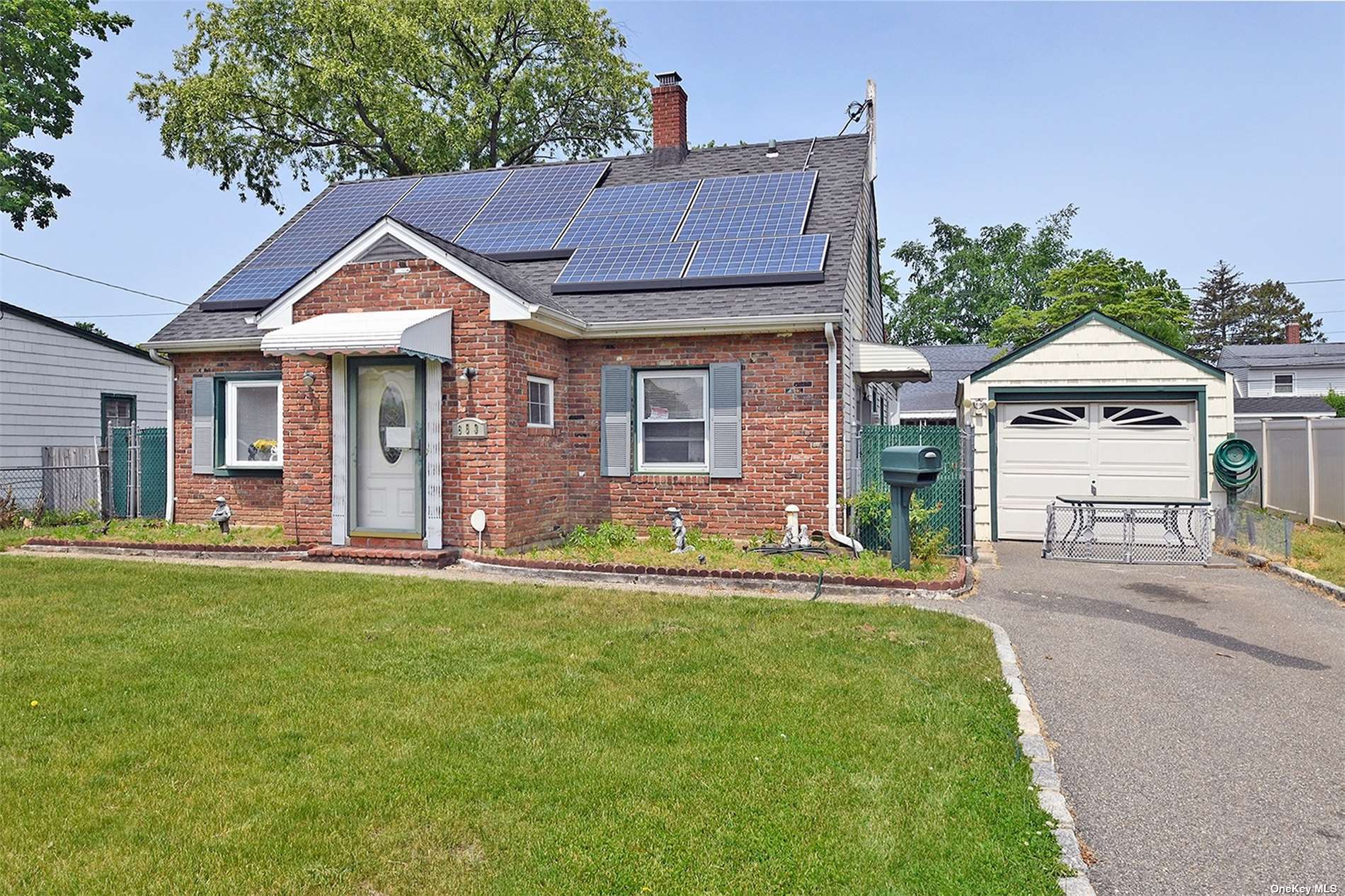 #1 photo, 653 Bryant Street, 长岛 西布雷 Westbury , NY 11590