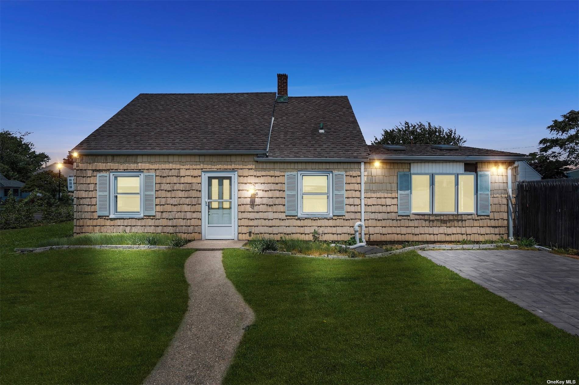 #1 photo, 38 Dale Lane, 长岛 Levittown , NY 11756