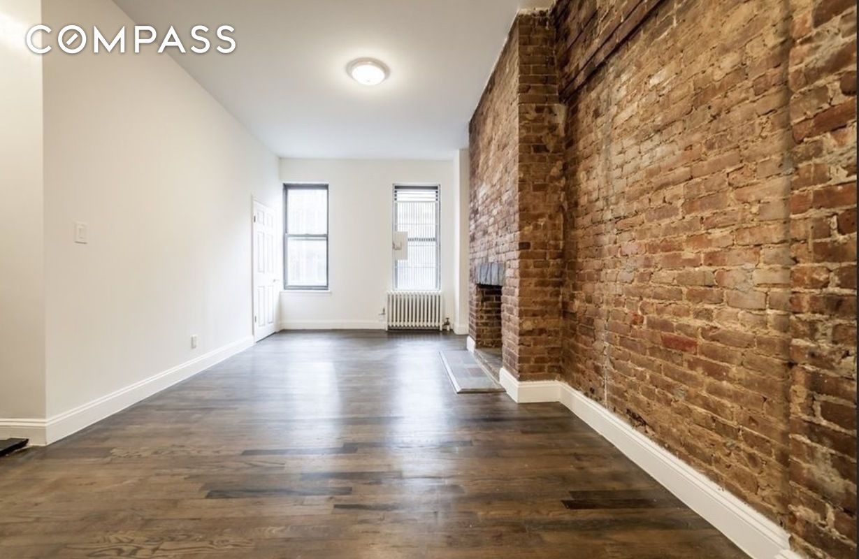 #1 photo, 107 Saint Marks Place, 曼哈顿 格林威治村 E. Greenwich Village , NY 10009