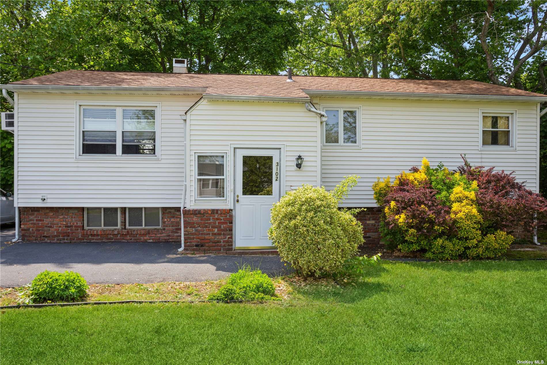 #1 photo, 3102 Sipp Avenue, 东长岛 Medford , NY 11763