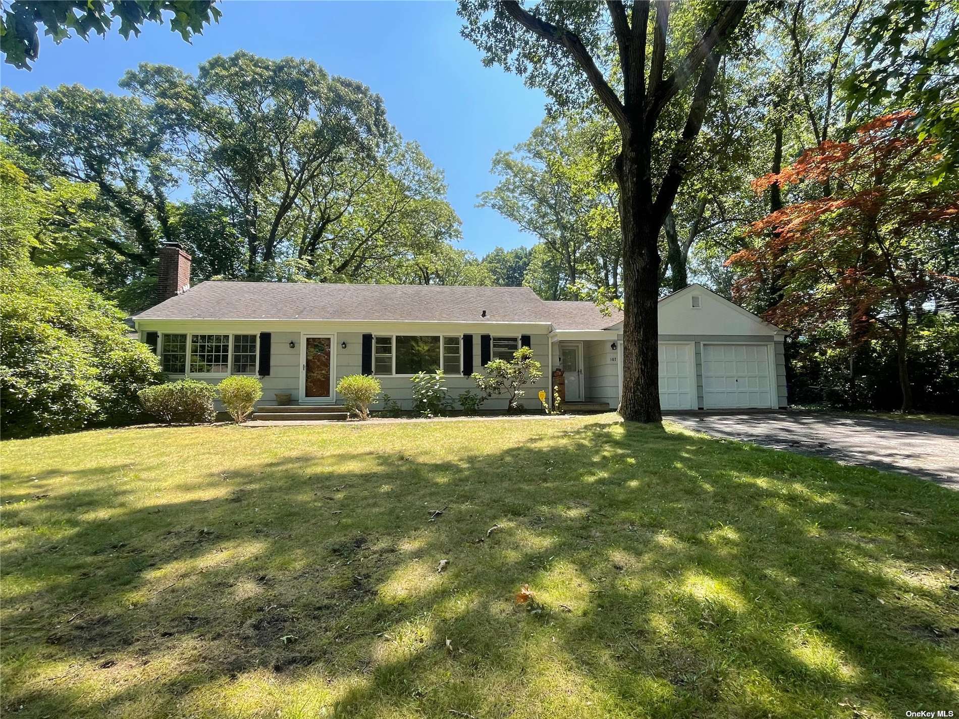 #1 photo, 107 Lowell Place, 东长岛 Port Jefferson , NY 11777