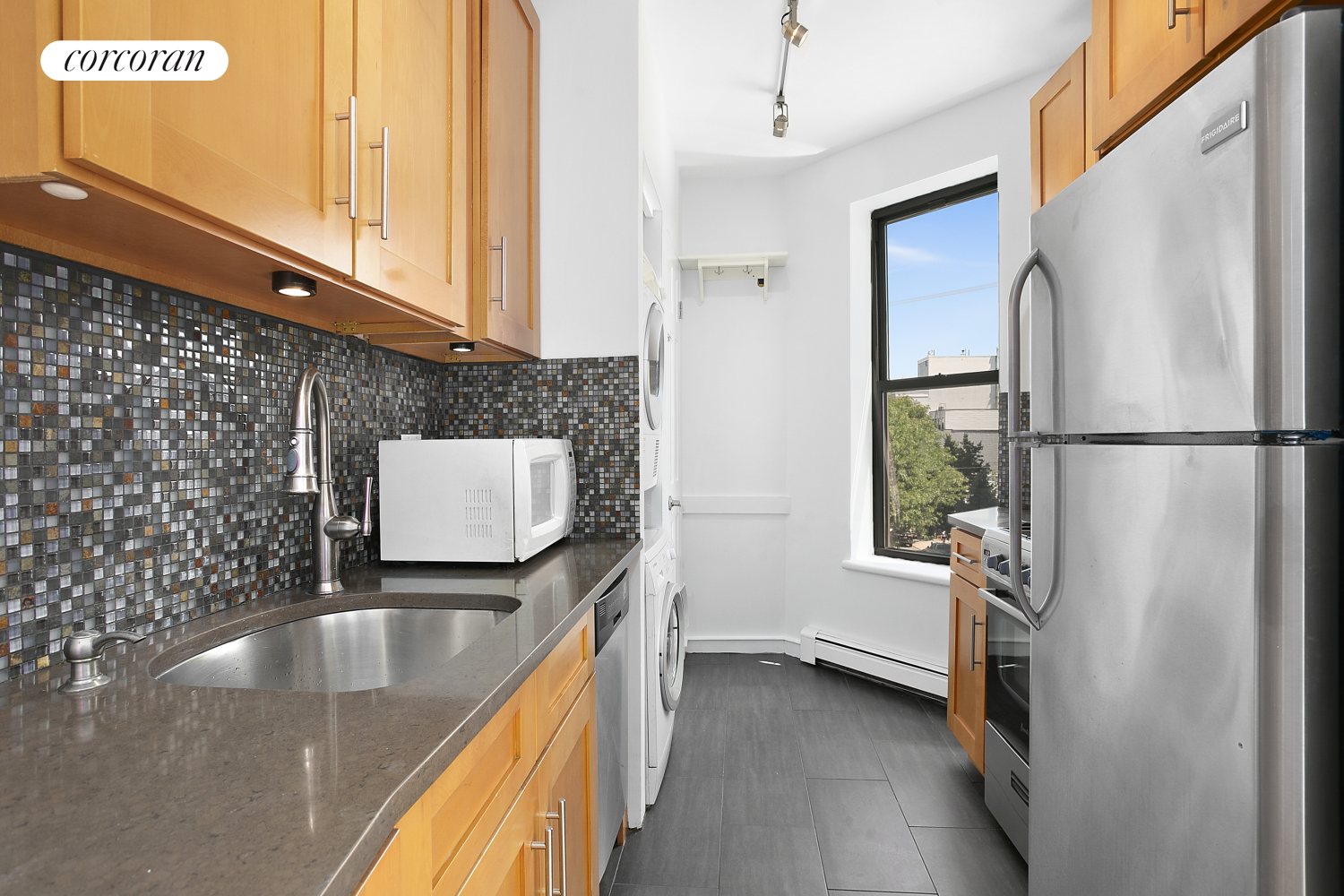 #1 photo, 458 Lincoln Place, 布鲁克林 Crown Heights , NY 11238