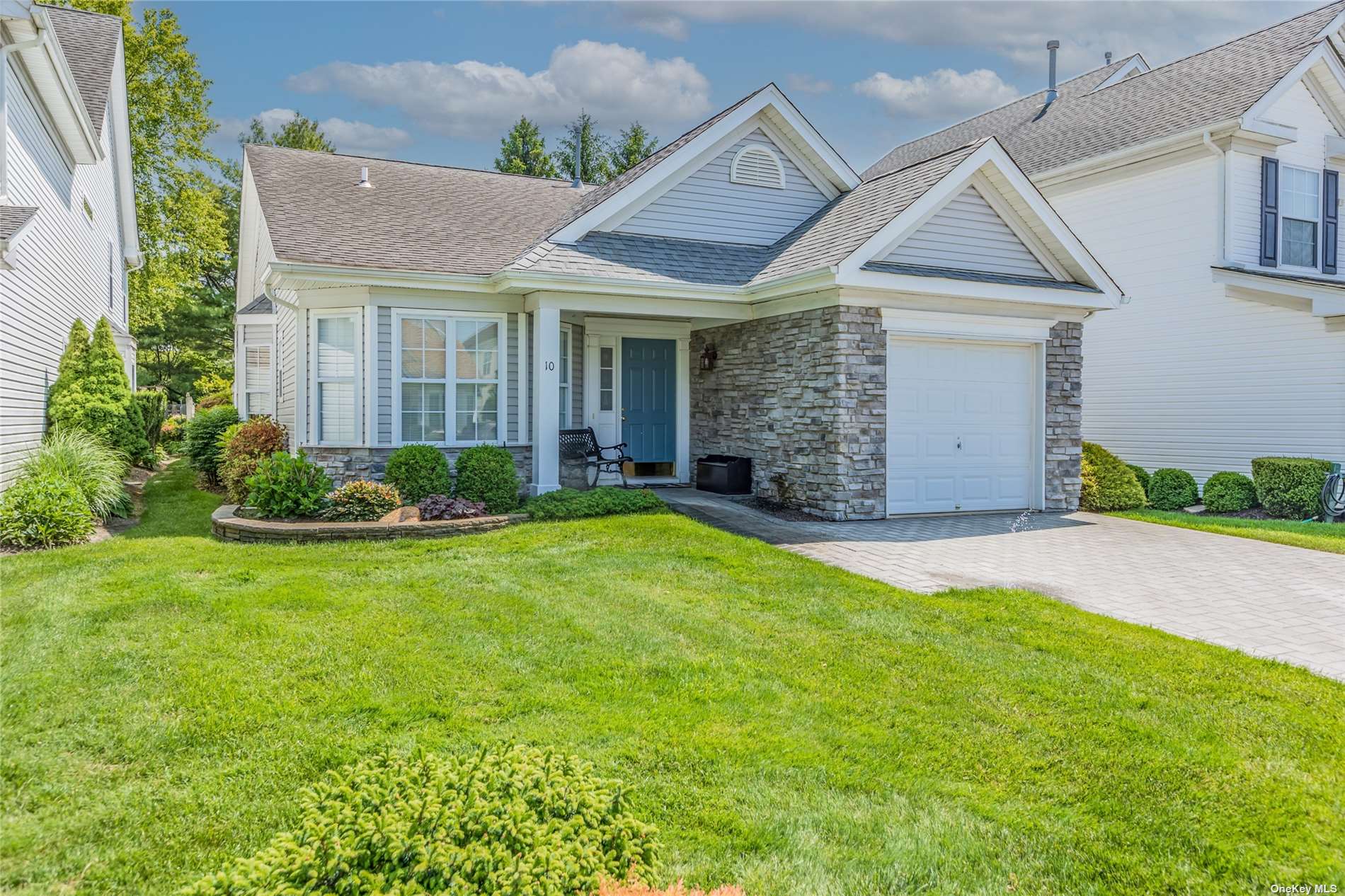 #1 photo, 10 Alexandra Drive, 东长岛 Middle Island , NY 11953