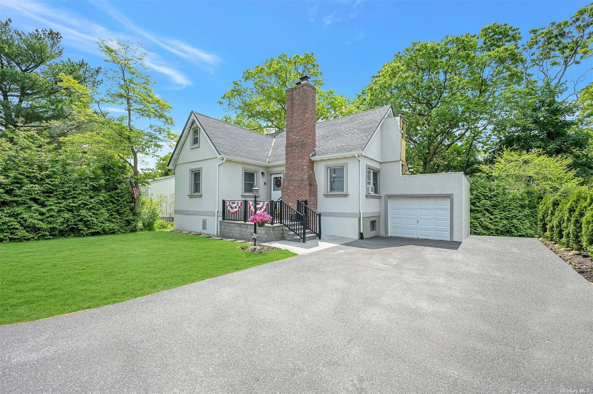 #1 photo, 6 Franklin Road, サフォーク郡 Sound Beach , NY 11789