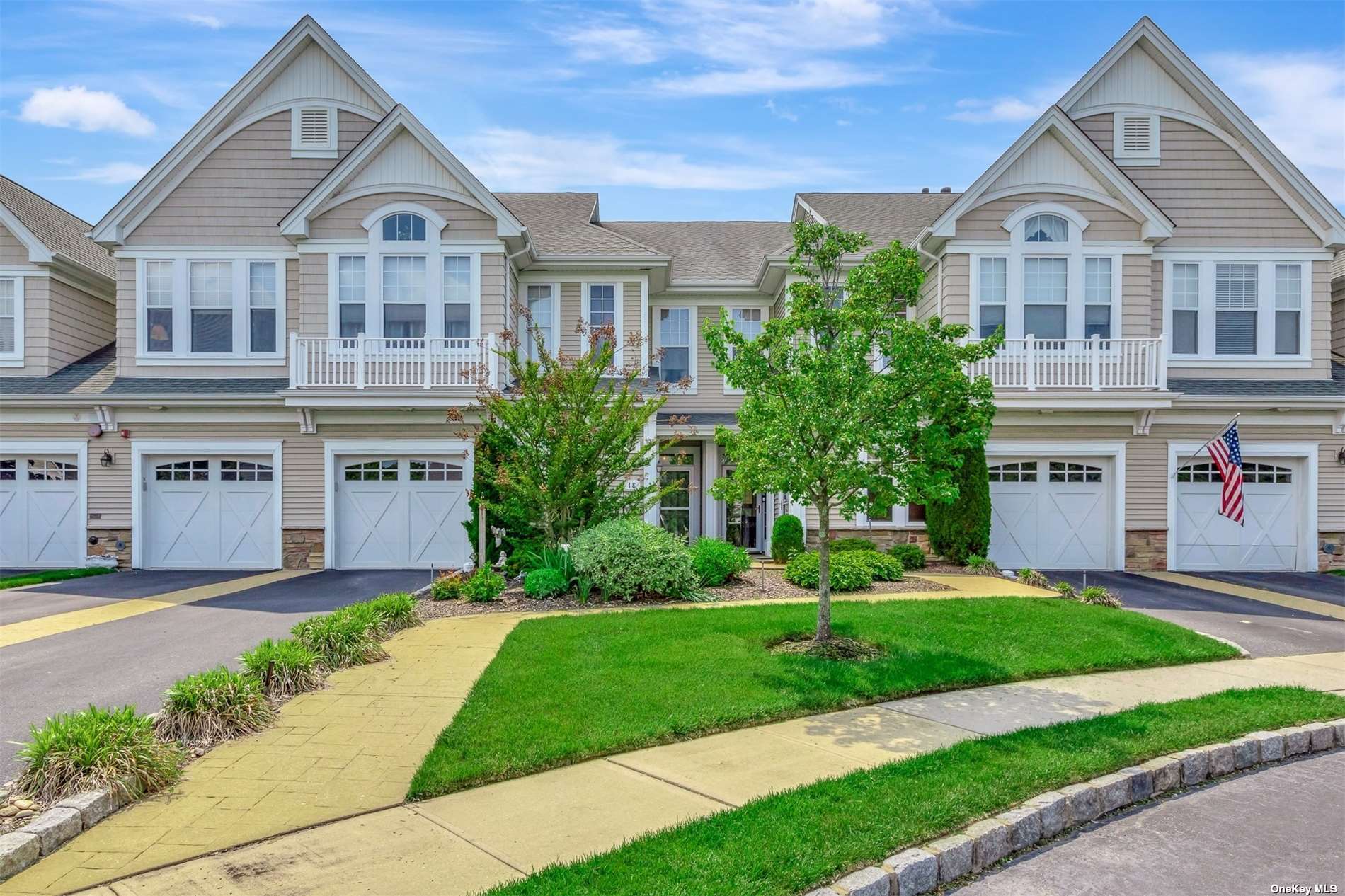 #1 photo, 16 Sonata Court, 东长岛 Lake Grove , NY 11755