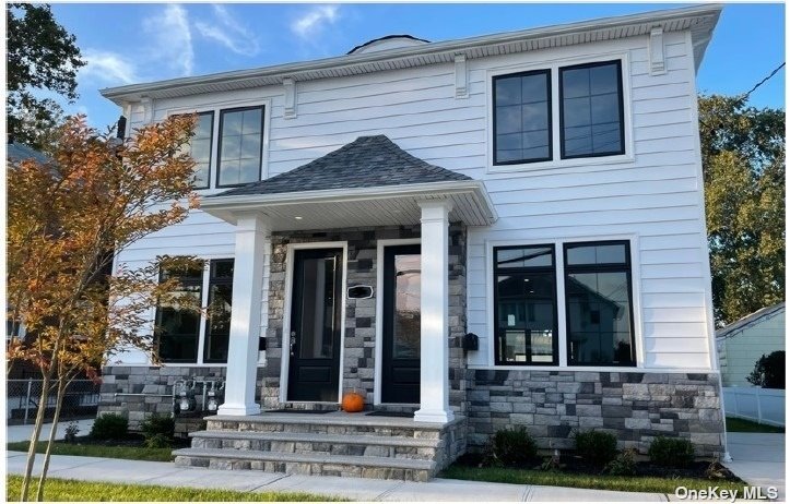 #1 photo, 73 Searing Avenue, 长岛 Mineola , NY 11501