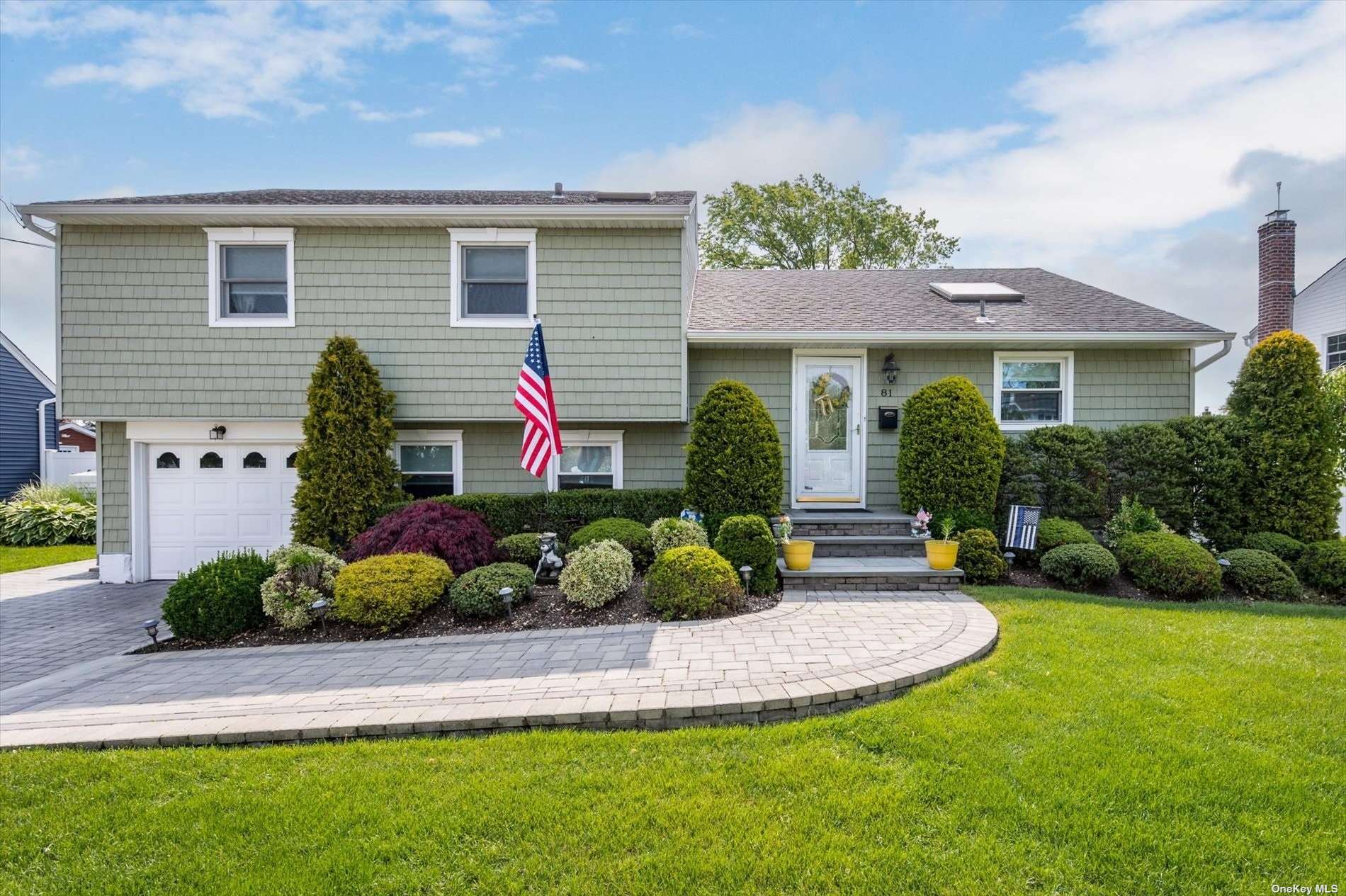 #1 photo, 81 Merritt Avenue, 长岛 Massapequa , NY 11758