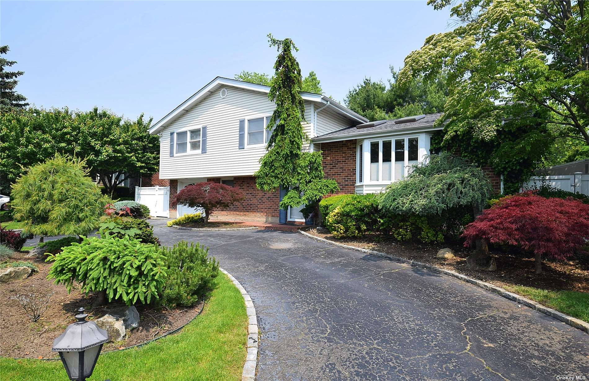 #1 photo, 24 Saratoga Drive, Jericho , NY 11753