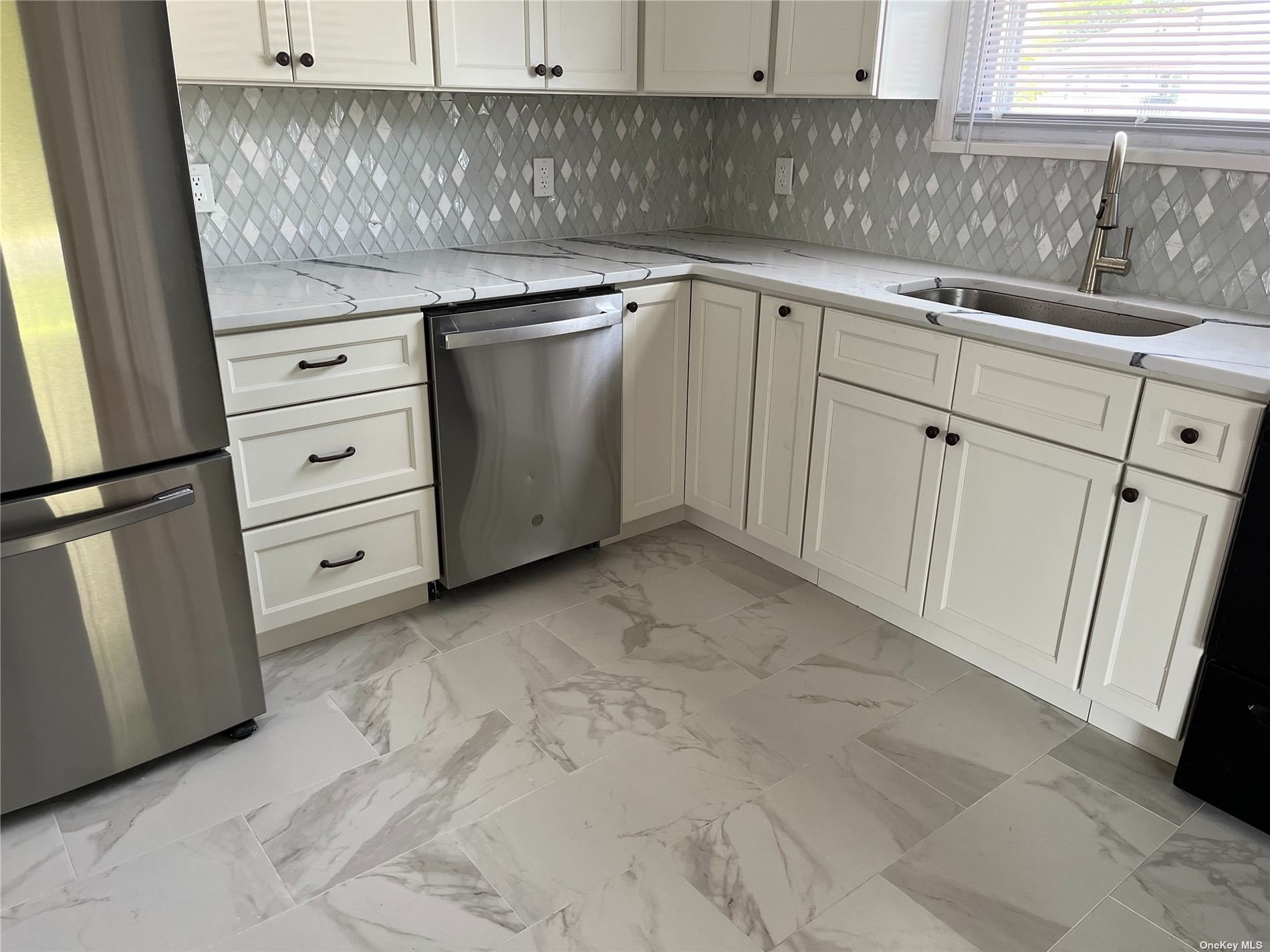 #1 photo, 117 Evergreen Avenue, 长岛 贝斯佩奇 Bethpage , NY 11714