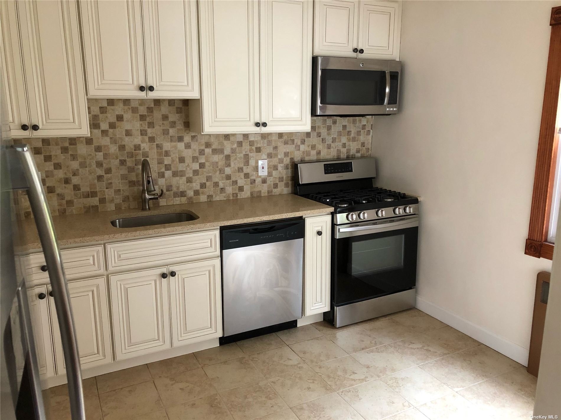 #1 photo, 20 Hill Street, 长岛 花卉园 Floral Park , NY 11001